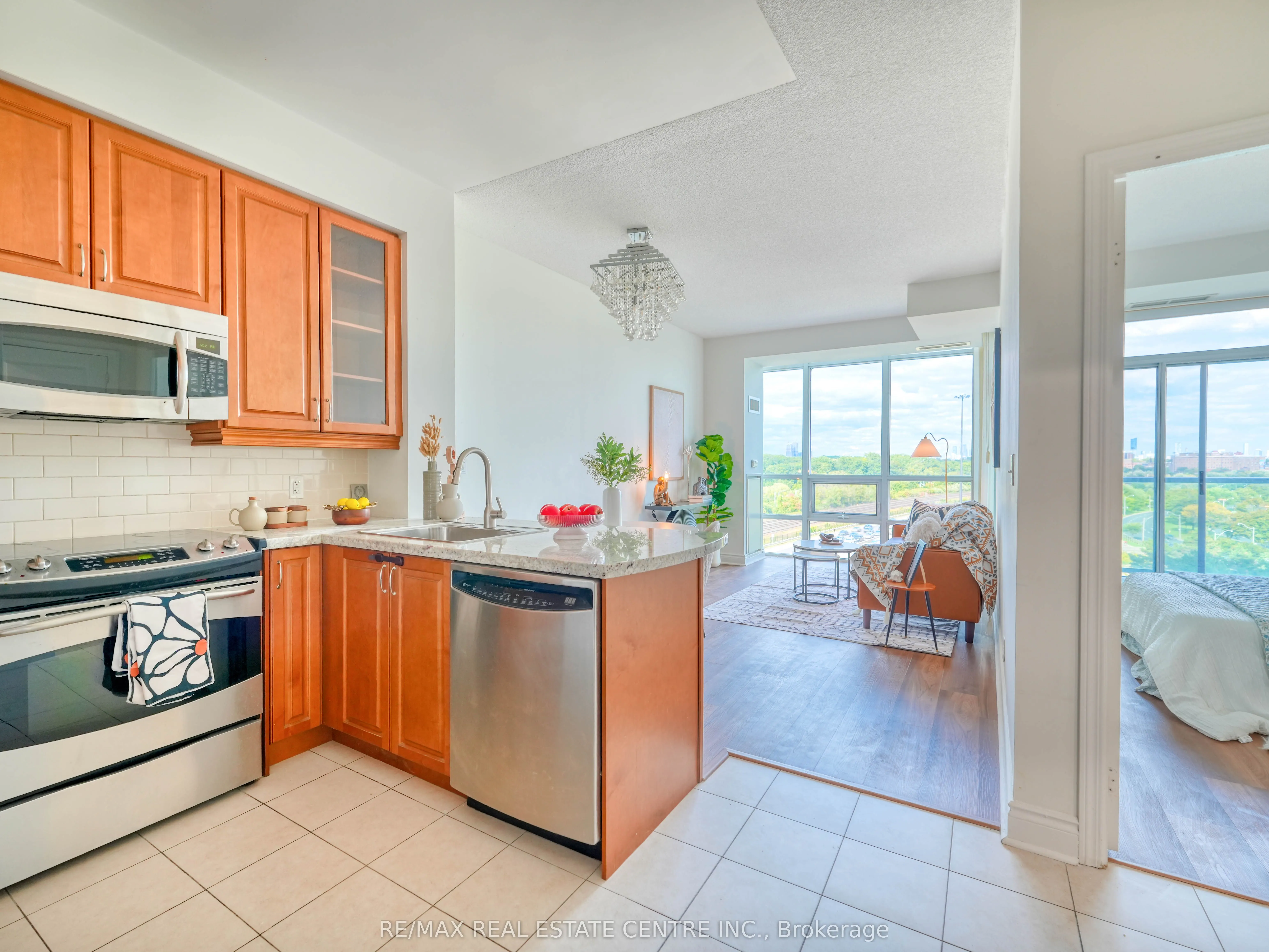1900 Lake Shore Boulevard W, #808