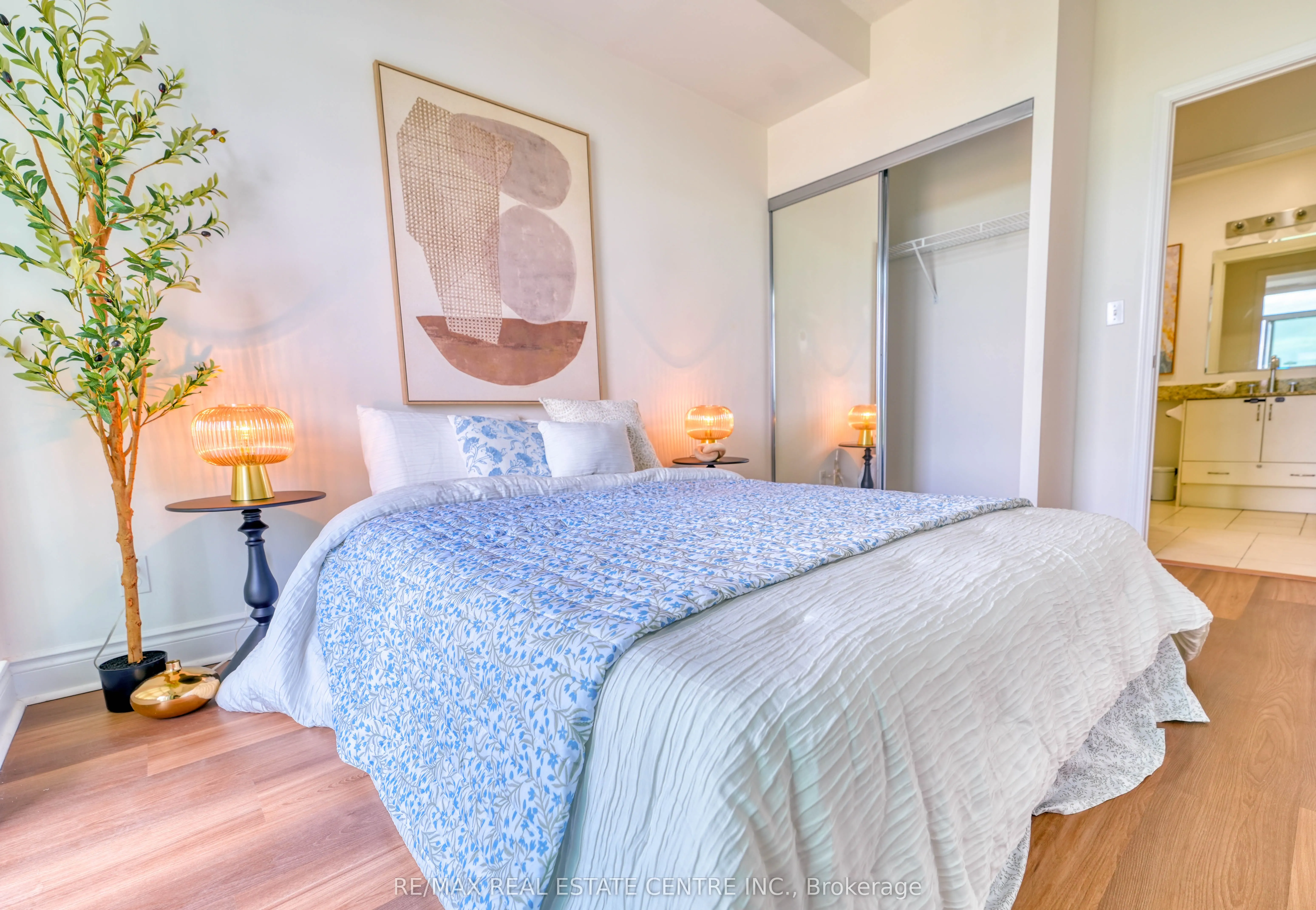 1900 Lake Shore Boulevard W, #808