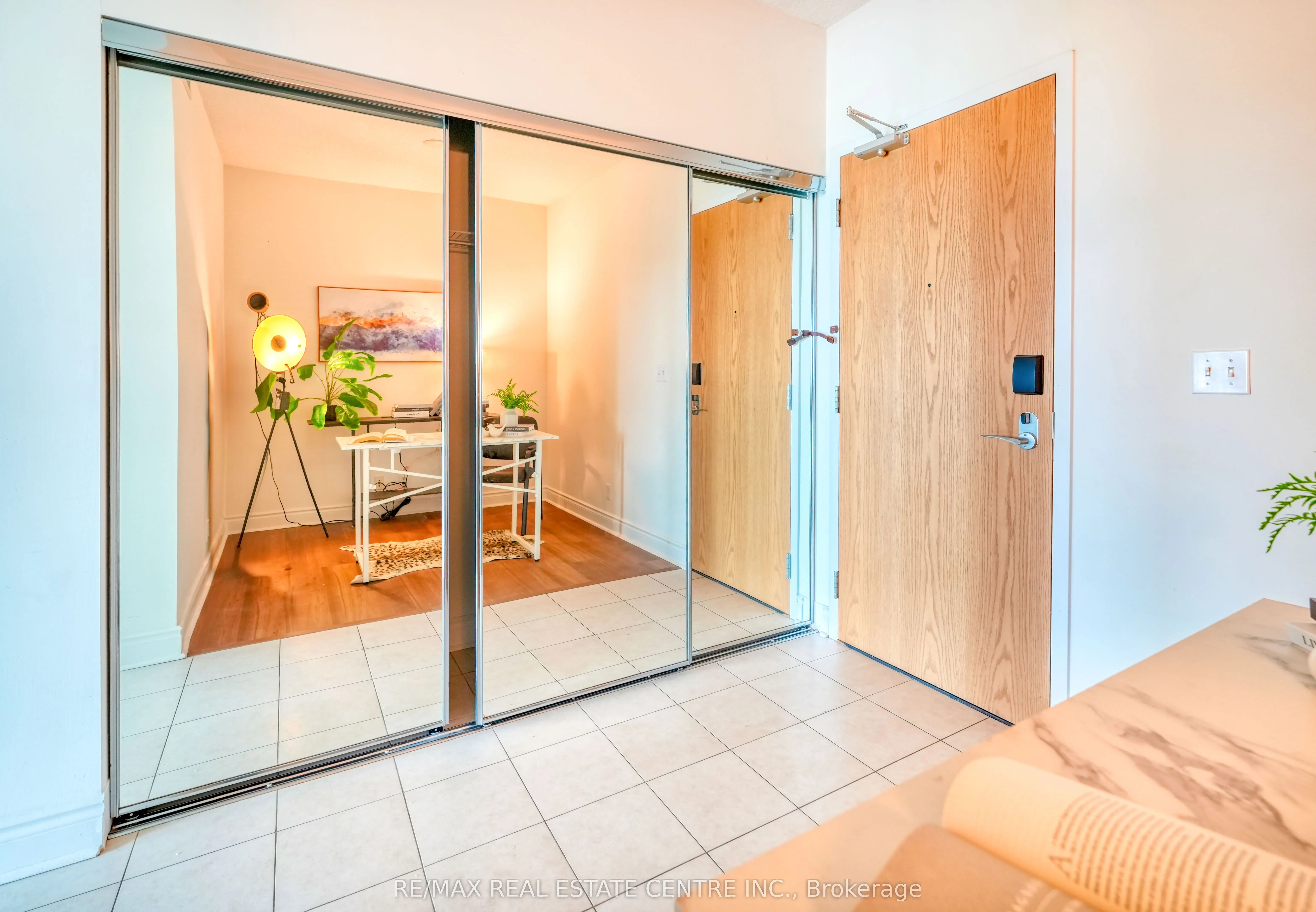 1900 Lake Shore Boulevard W, #808