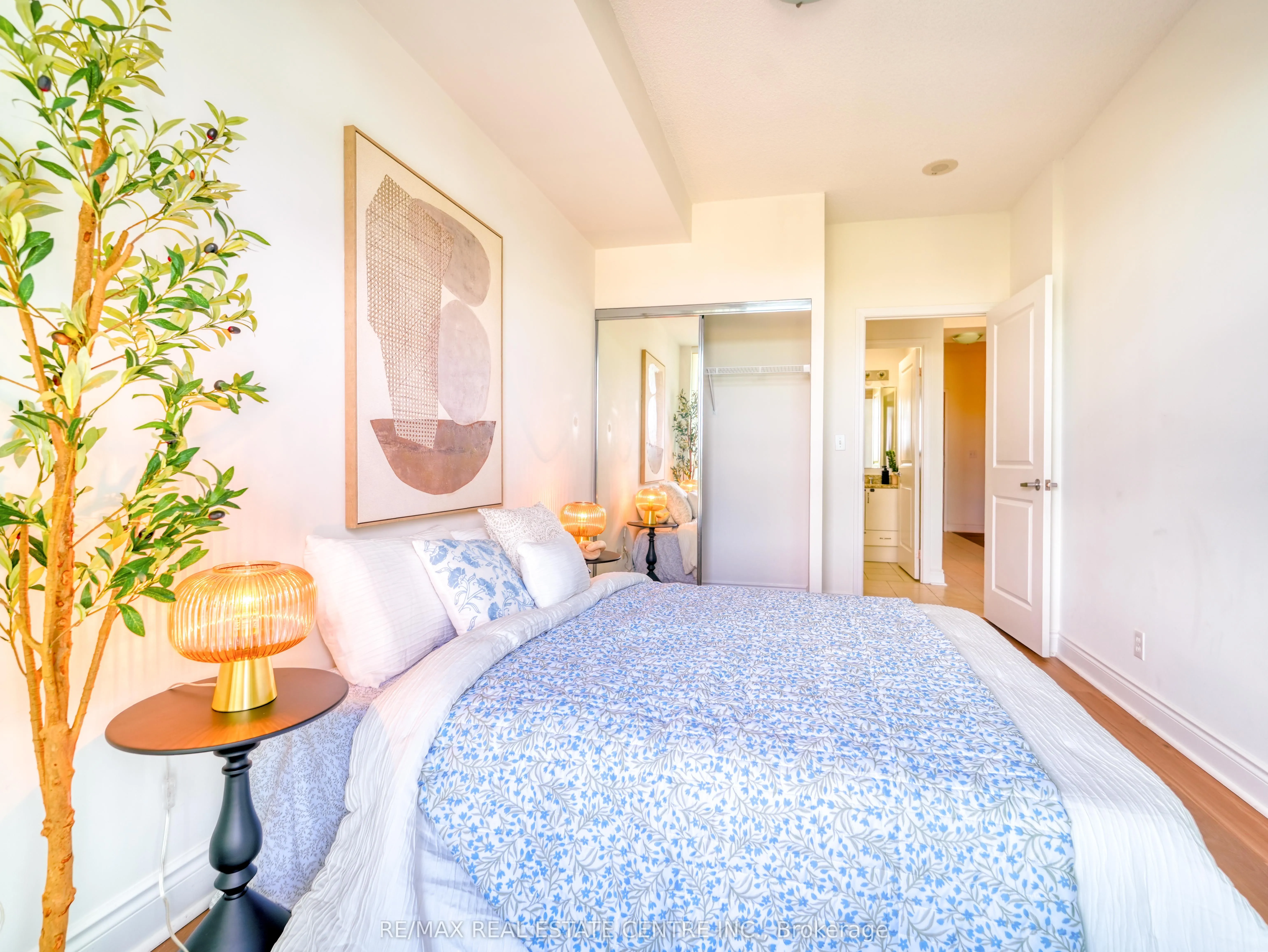 1900 Lake Shore Boulevard W, #808