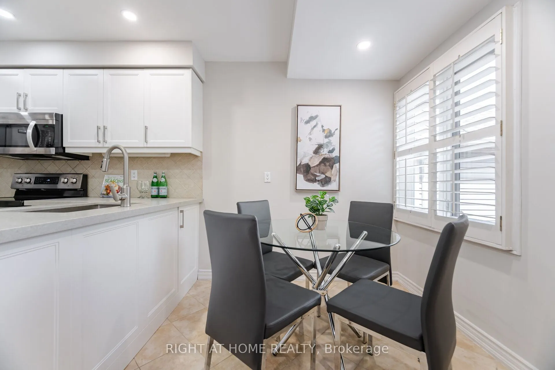 3600 Colonial Drive, #98