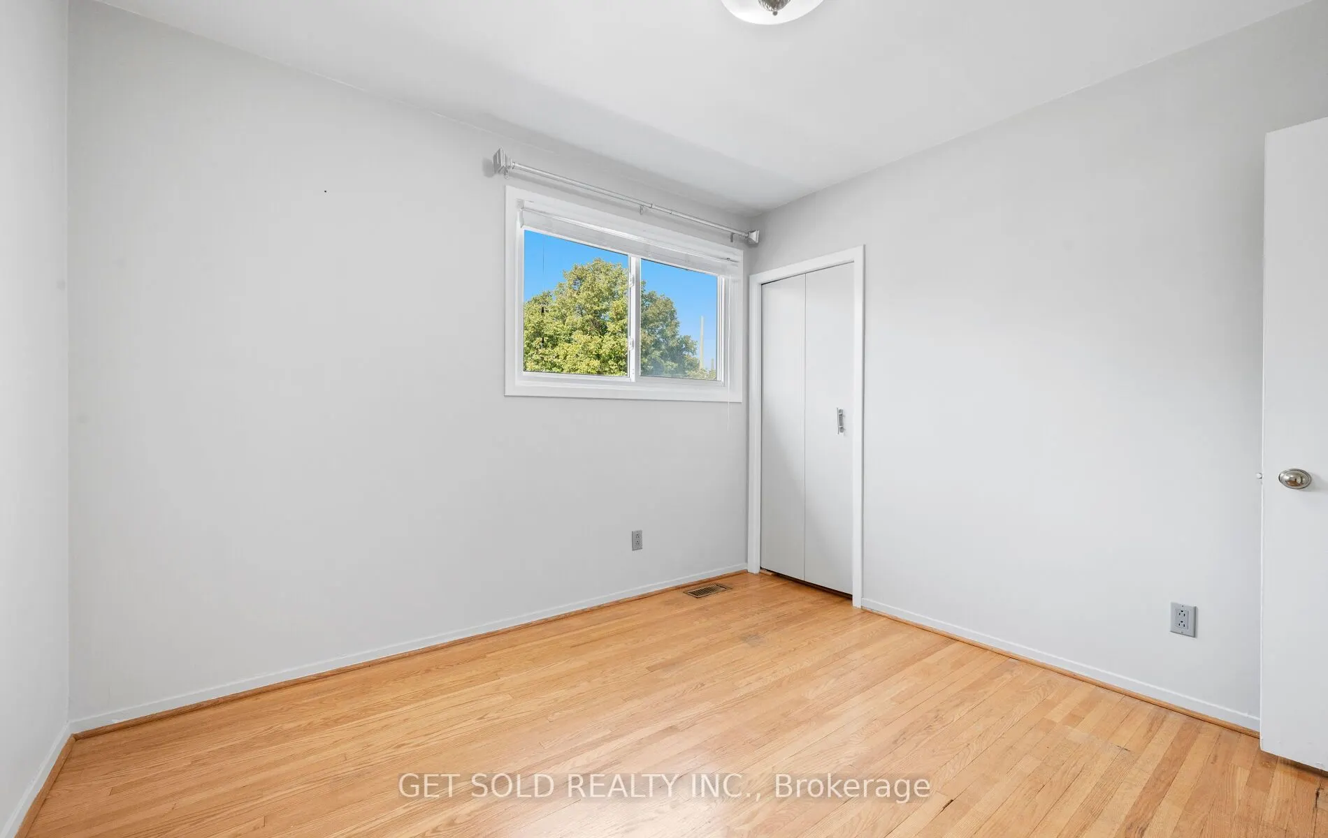54 Ringway Crescent