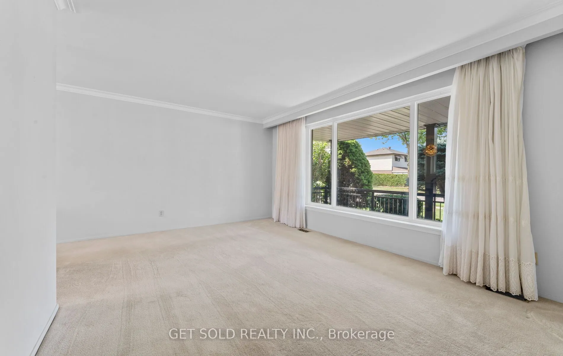 54 Ringway Crescent