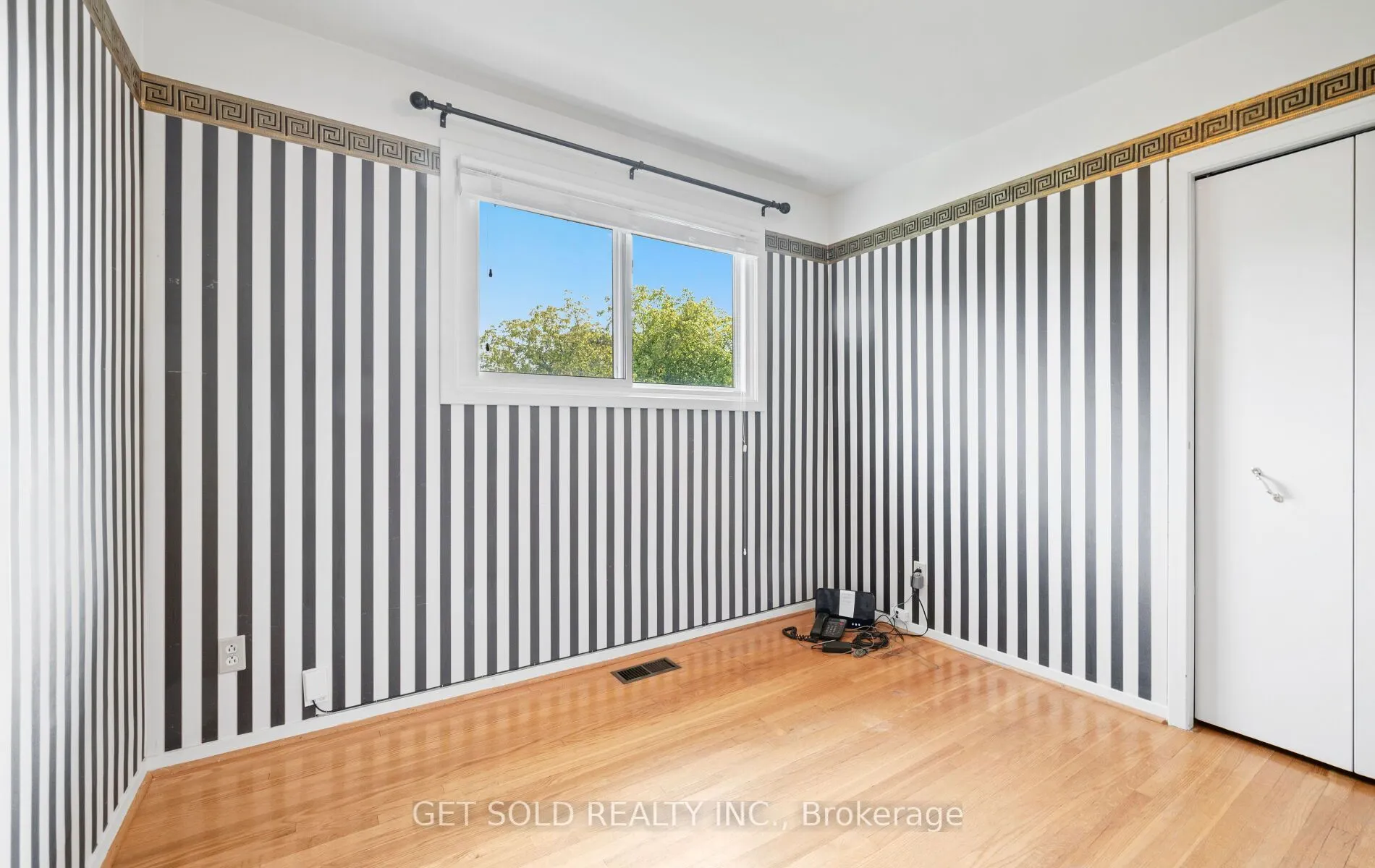 54 Ringway Crescent
