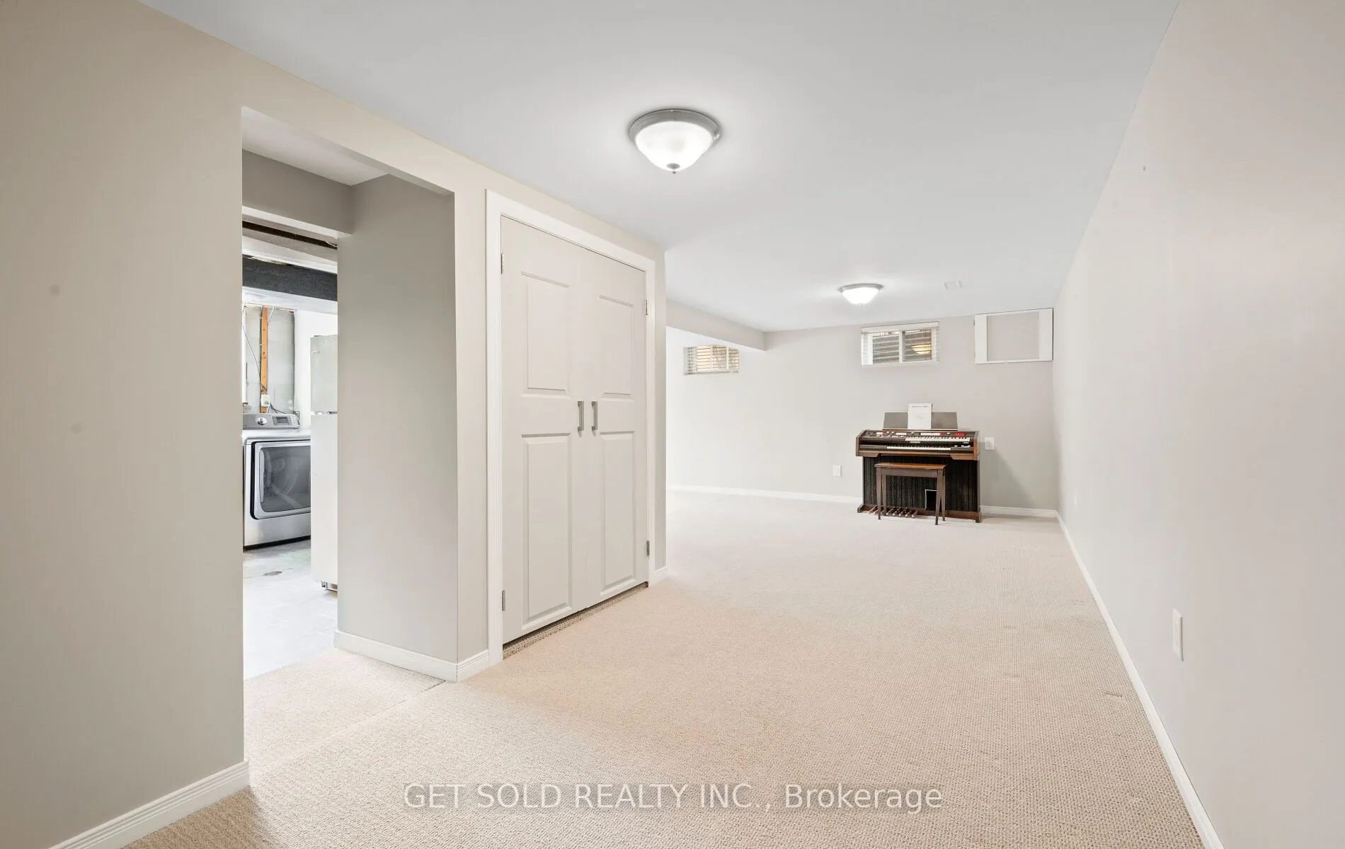 54 Ringway Crescent