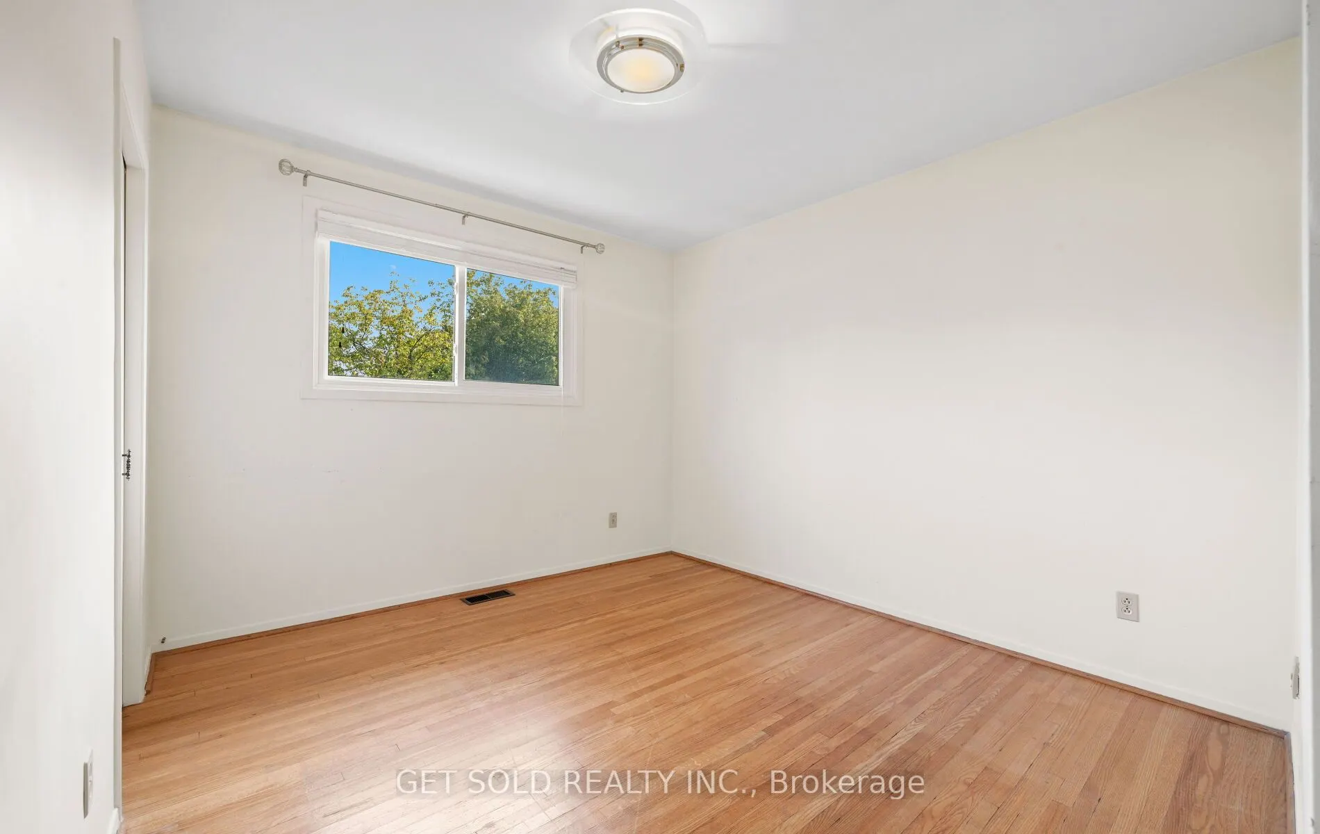 54 Ringway Crescent