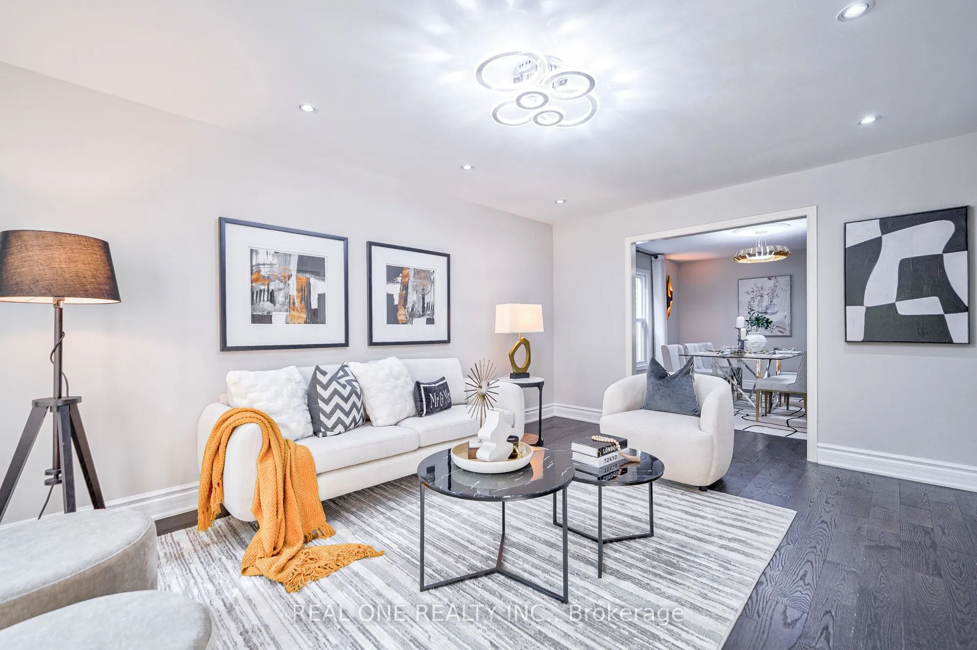 1321 Monks Passage