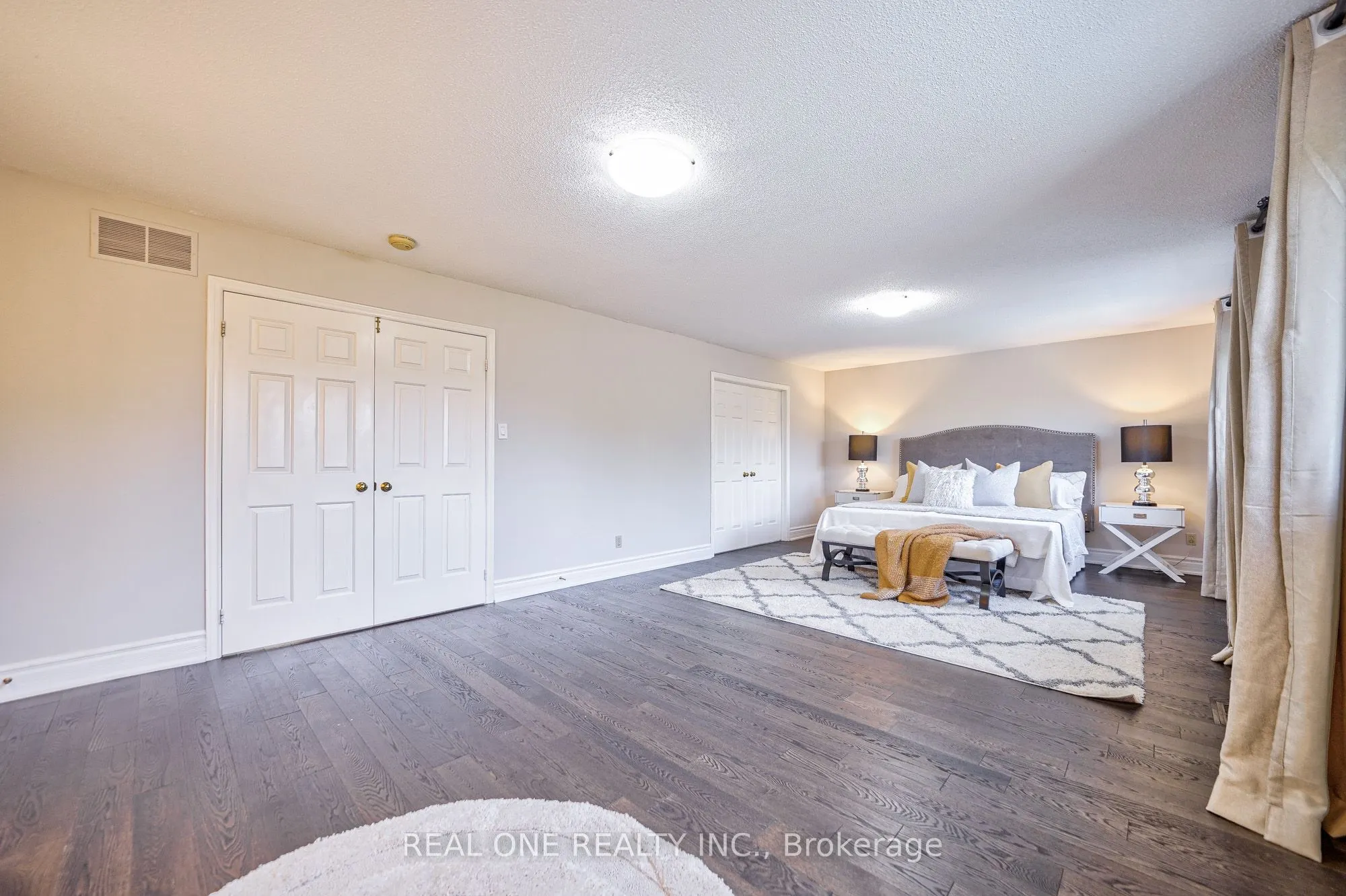 1321 Monks Passage