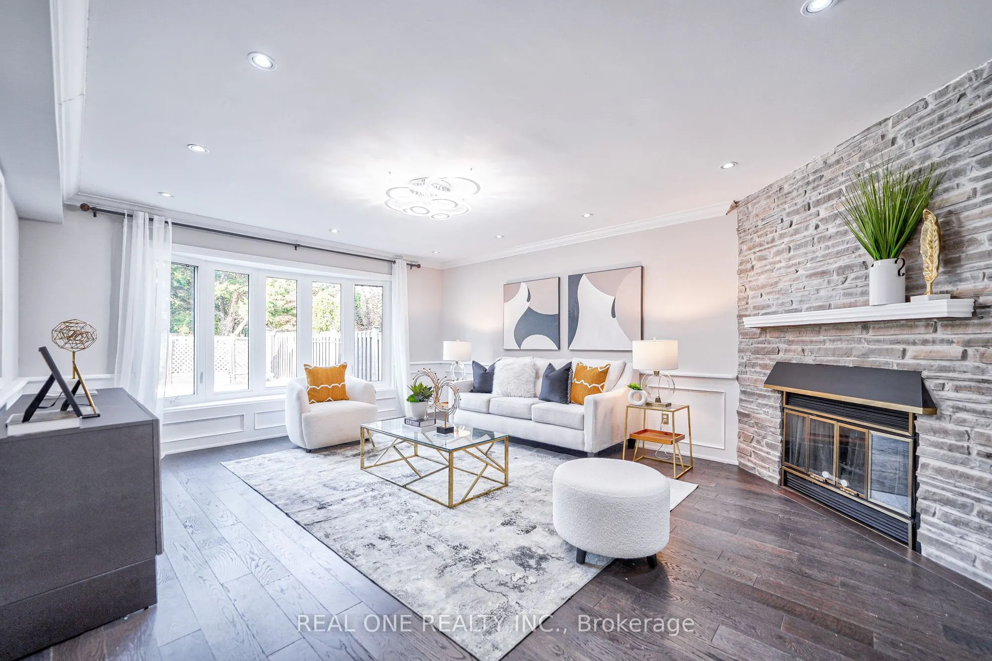 1321 Monks Passage
