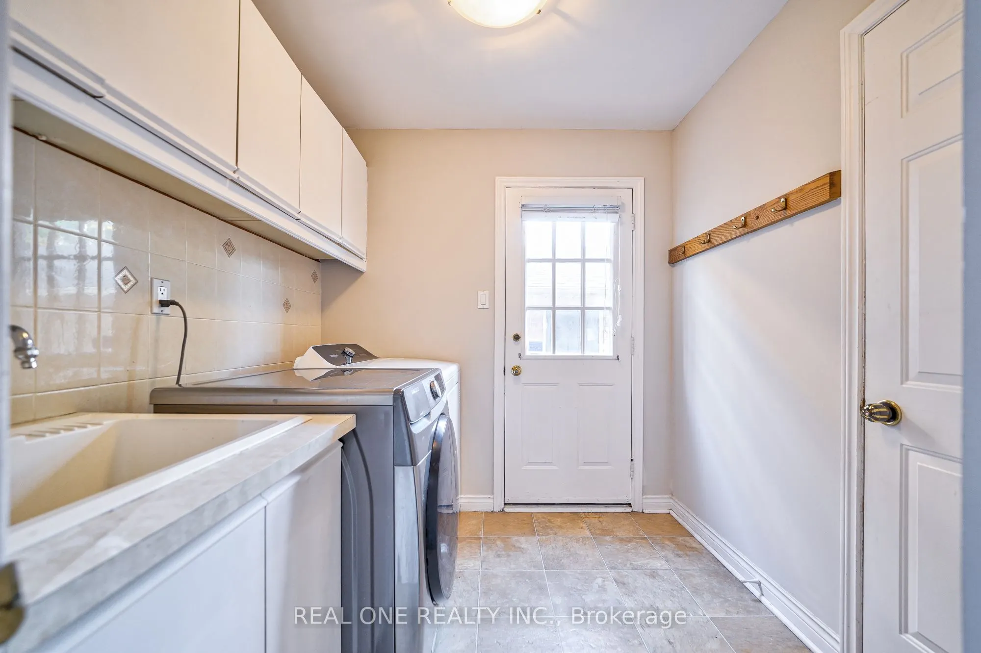 1321 Monks Passage