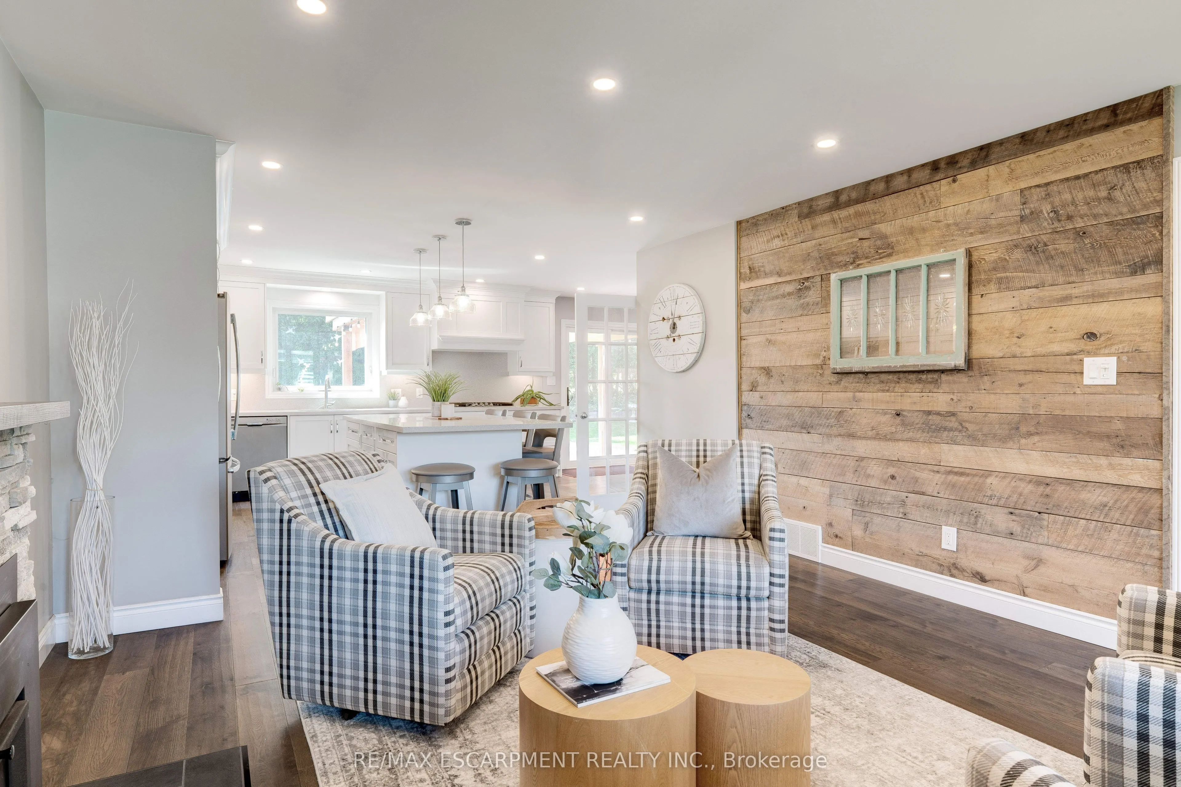 2118 Agincourt Acres