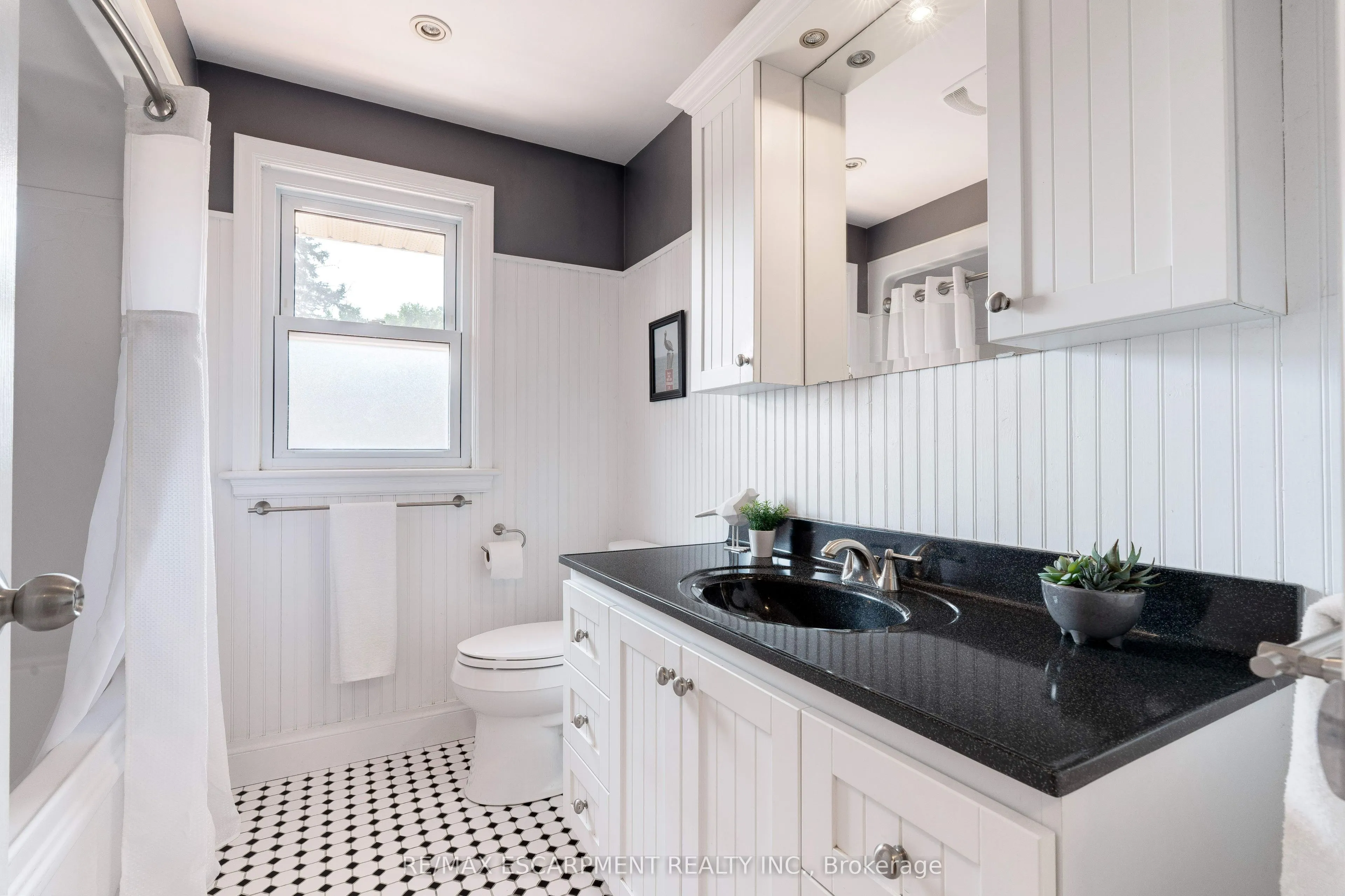 2118 Agincourt Acres