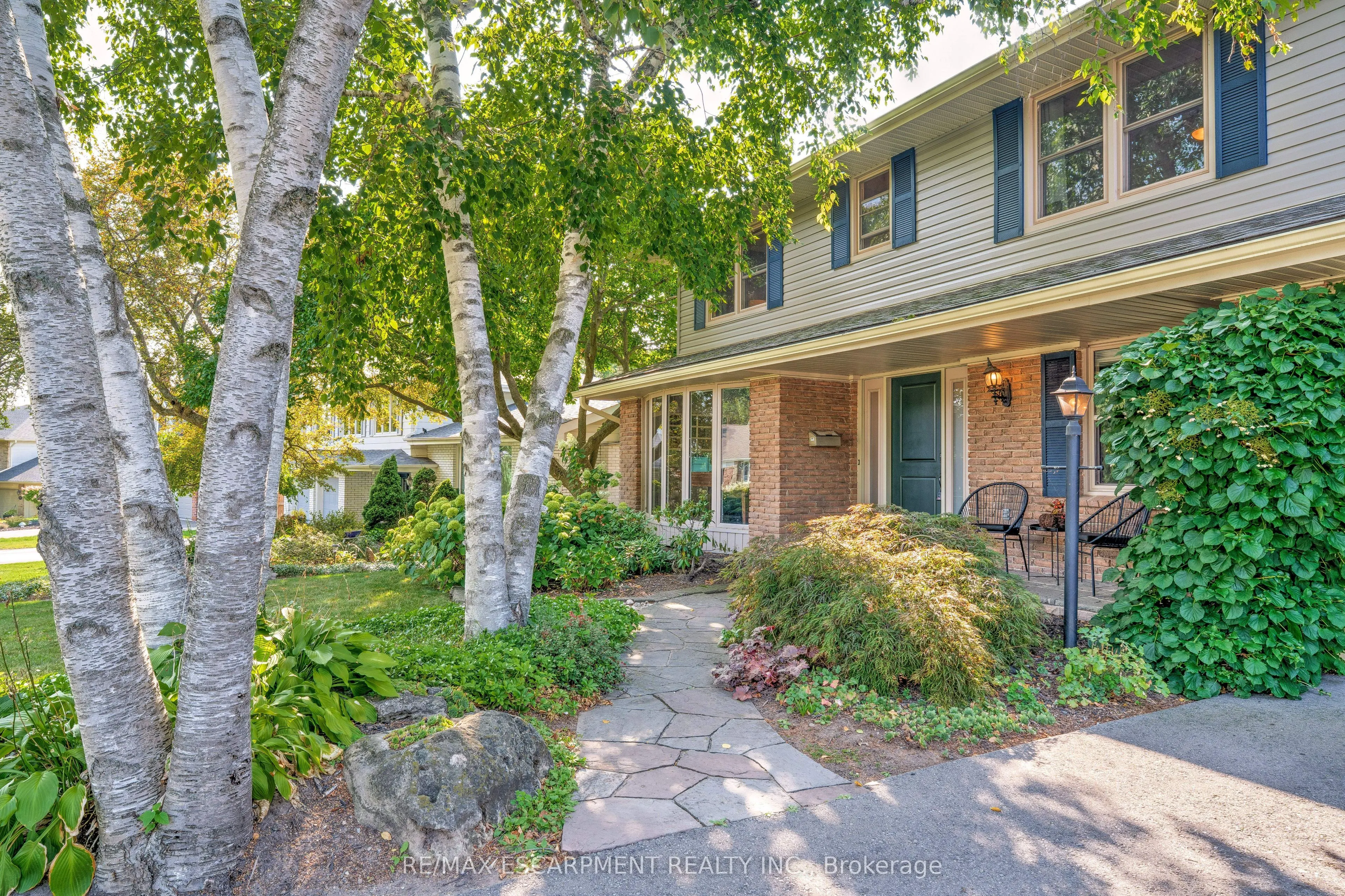 2118 Agincourt Acres