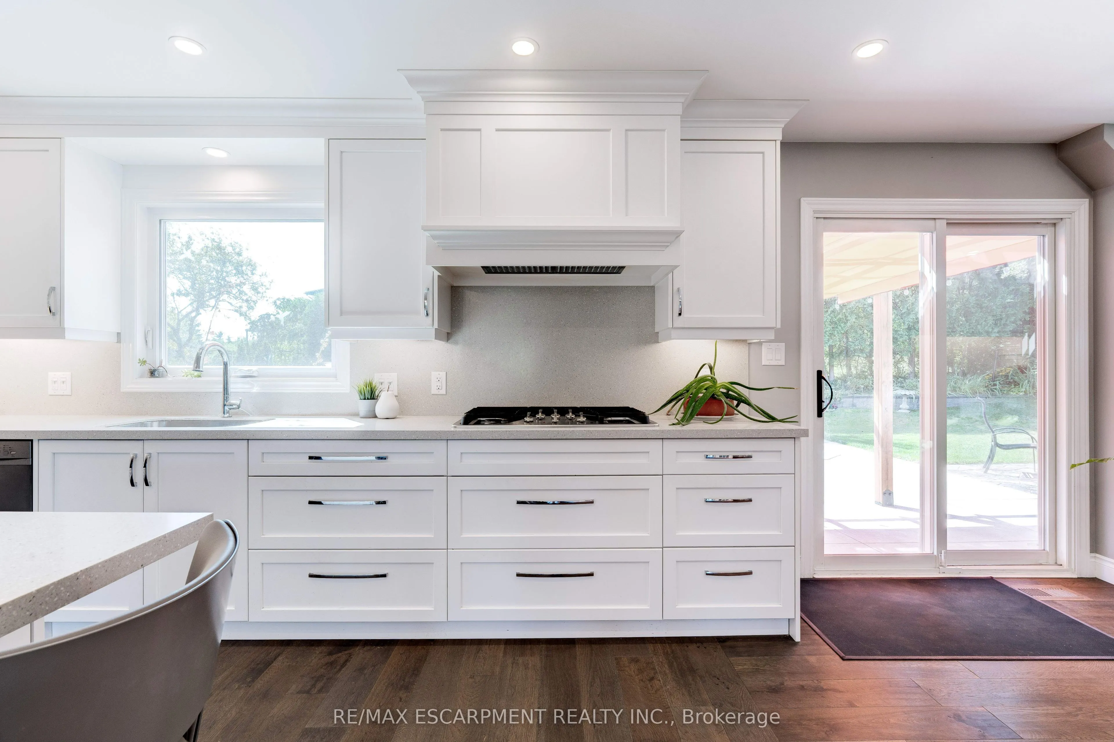 2118 Agincourt Acres