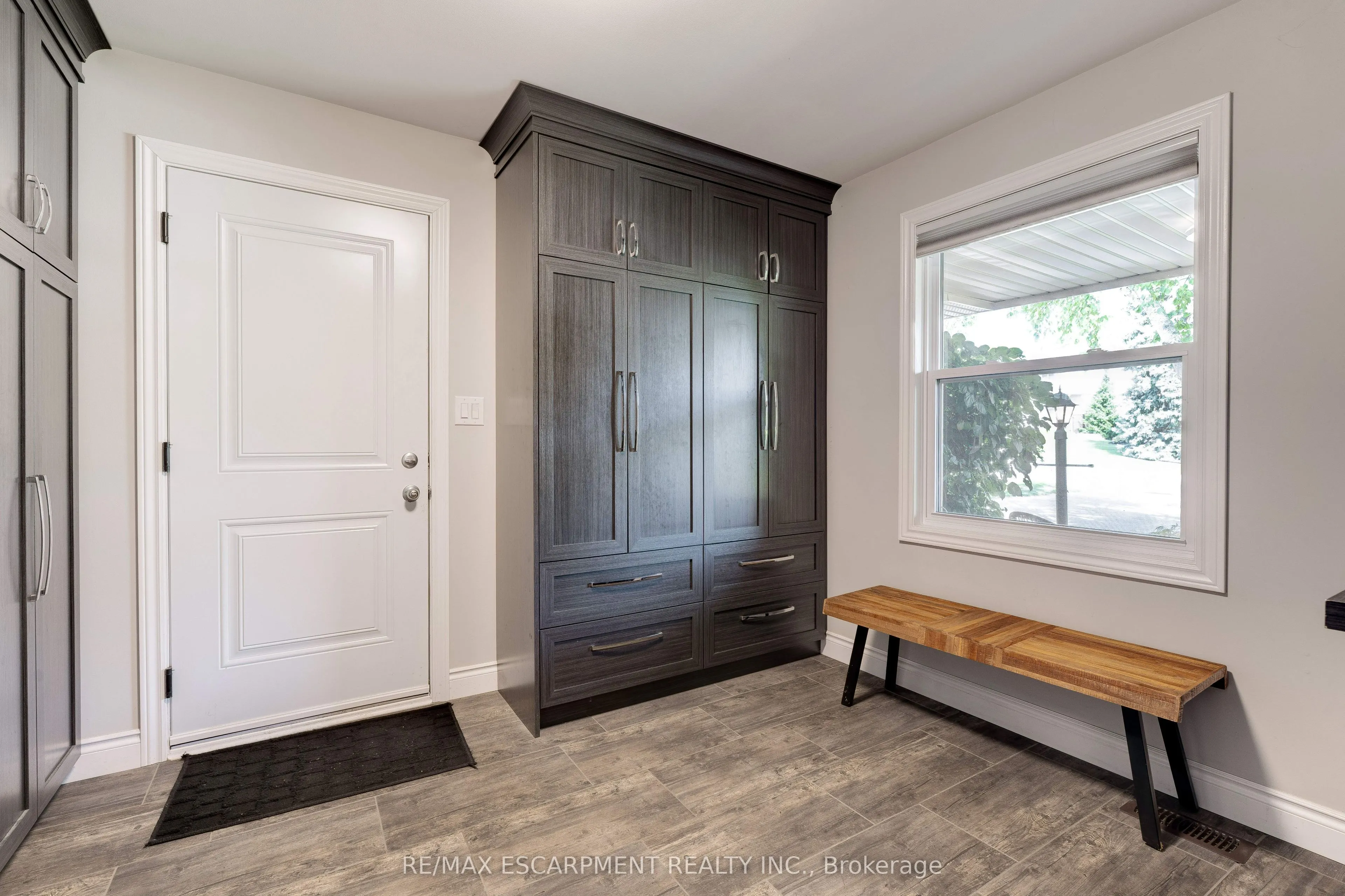 2118 Agincourt Acres