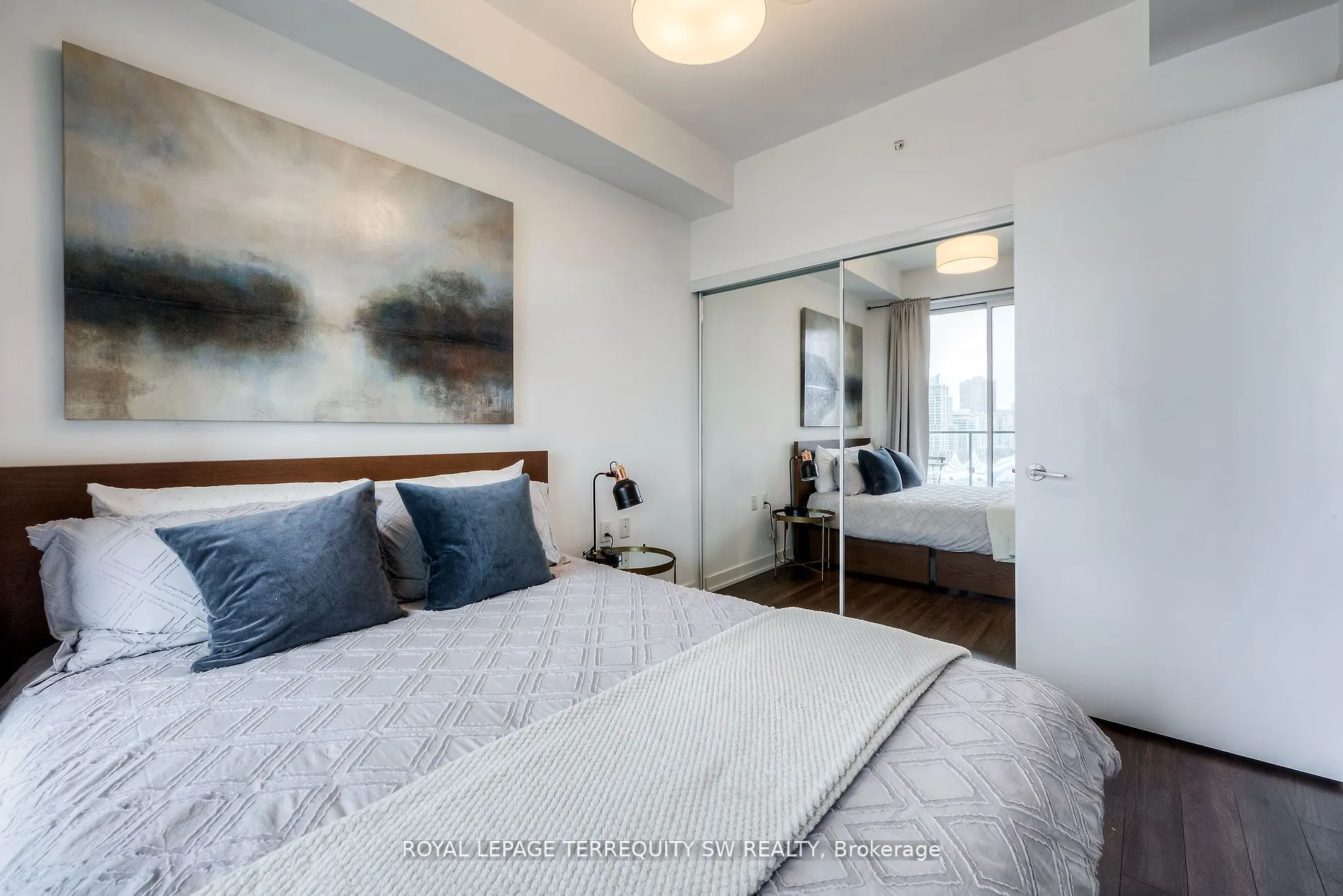 10 Park Lawn Road, #1208