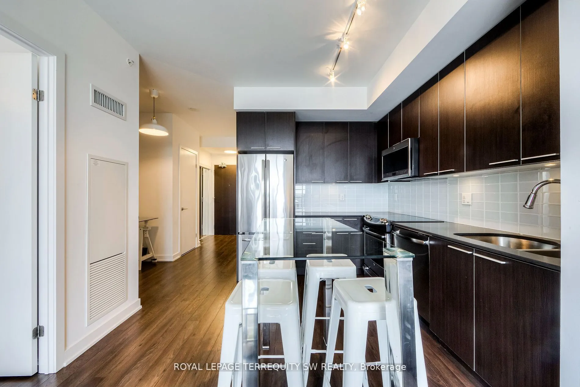 10 Park Lawn Road, #1208