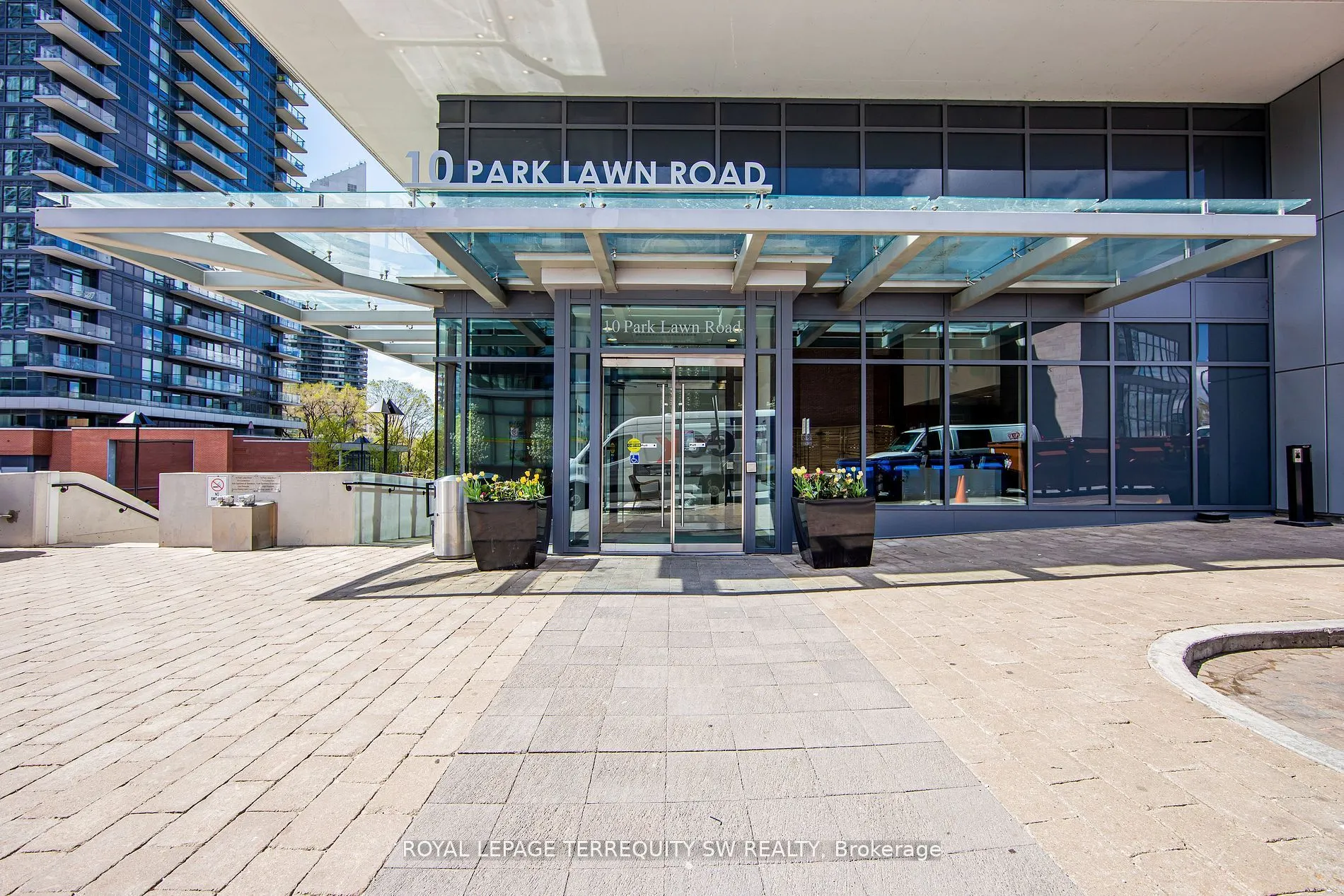 10 Park Lawn Road, #1208