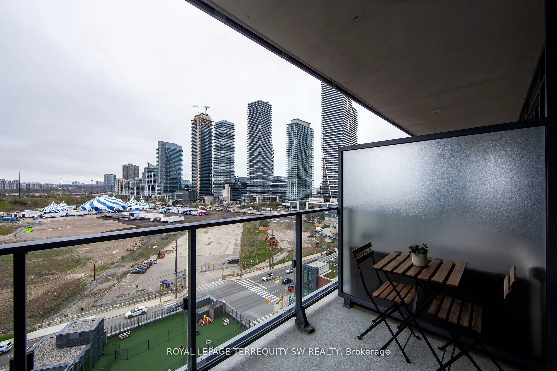 10 Park Lawn Road, #1208