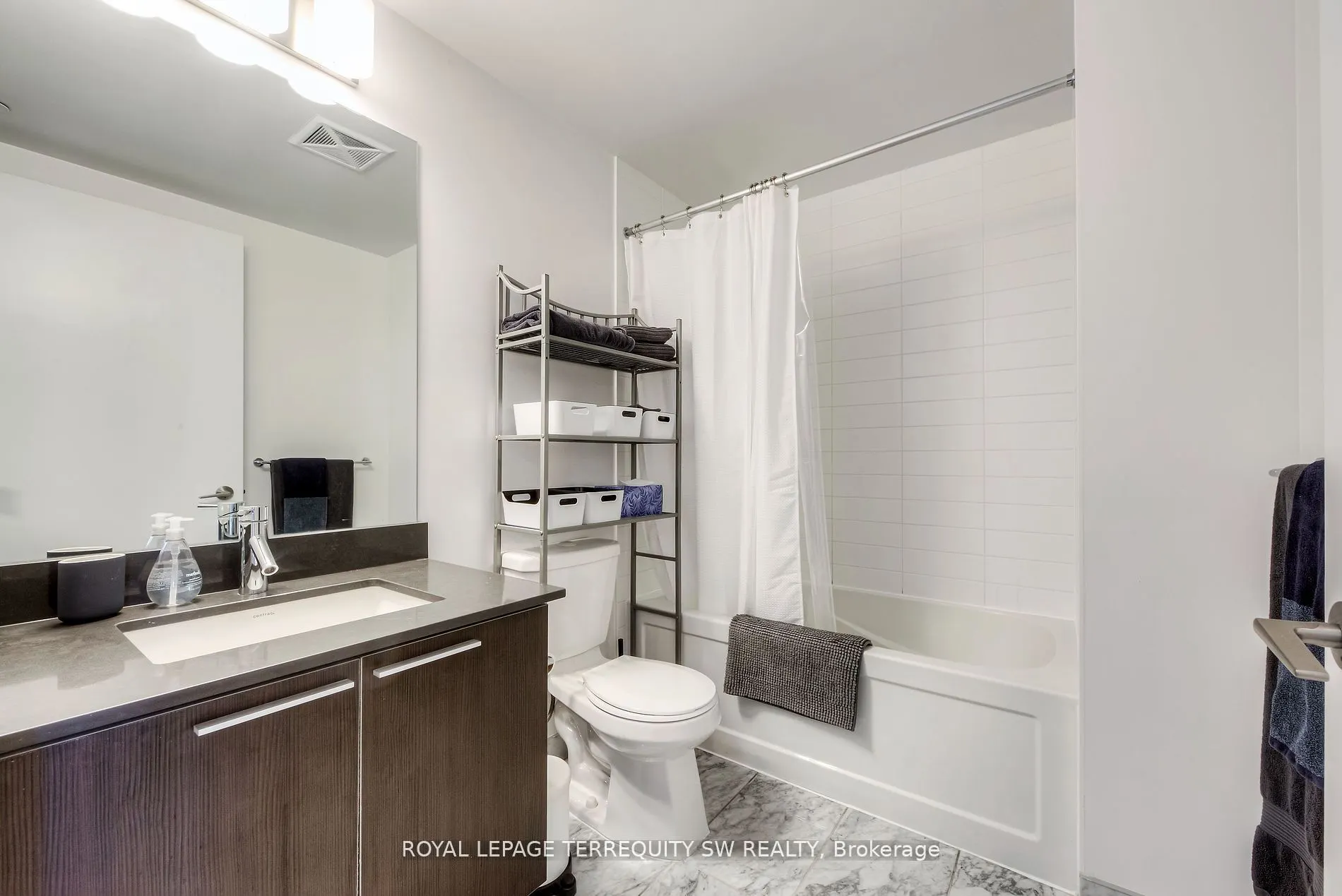 10 Park Lawn Road, #1208