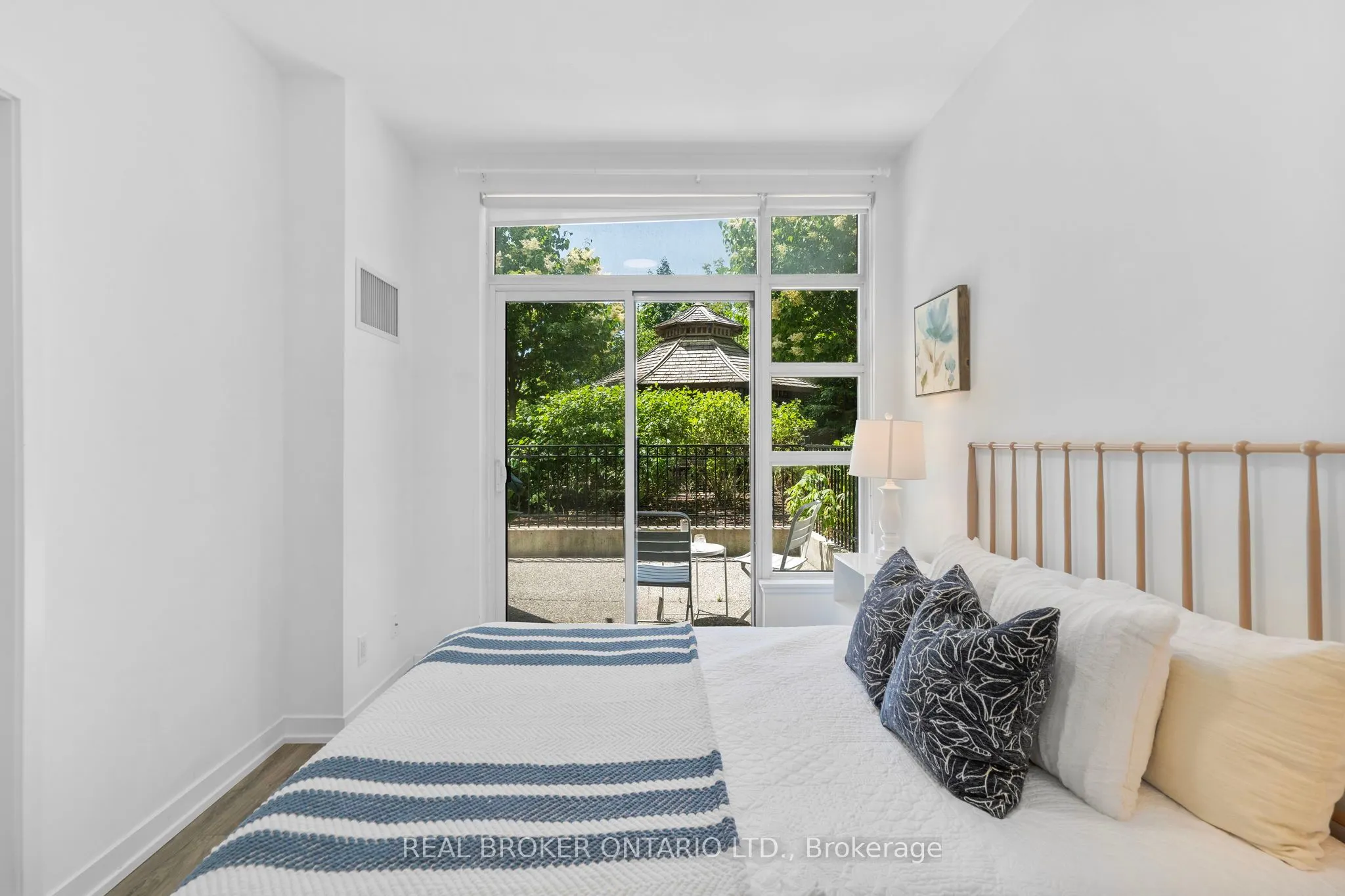 840 Queen's Plate Drive, #103