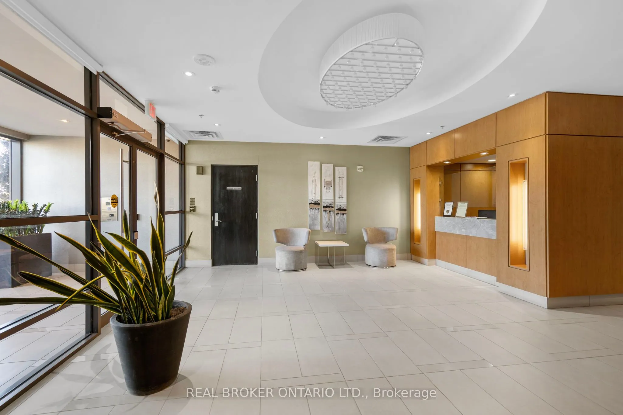 840 Queen's Plate Drive, #103