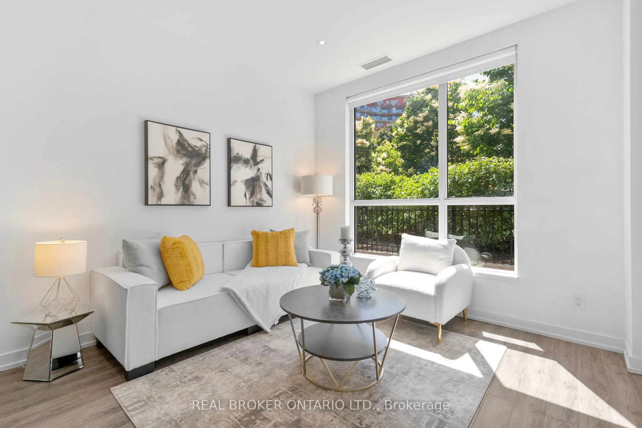 840 Queen's Plate Drive, #103