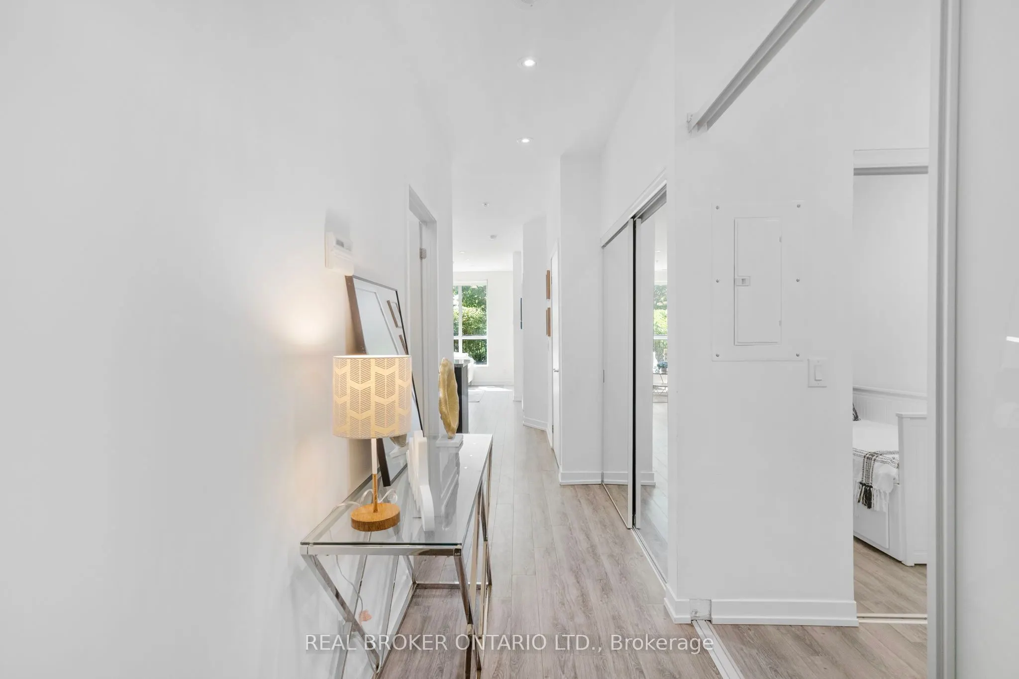 840 Queen's Plate Drive, #103