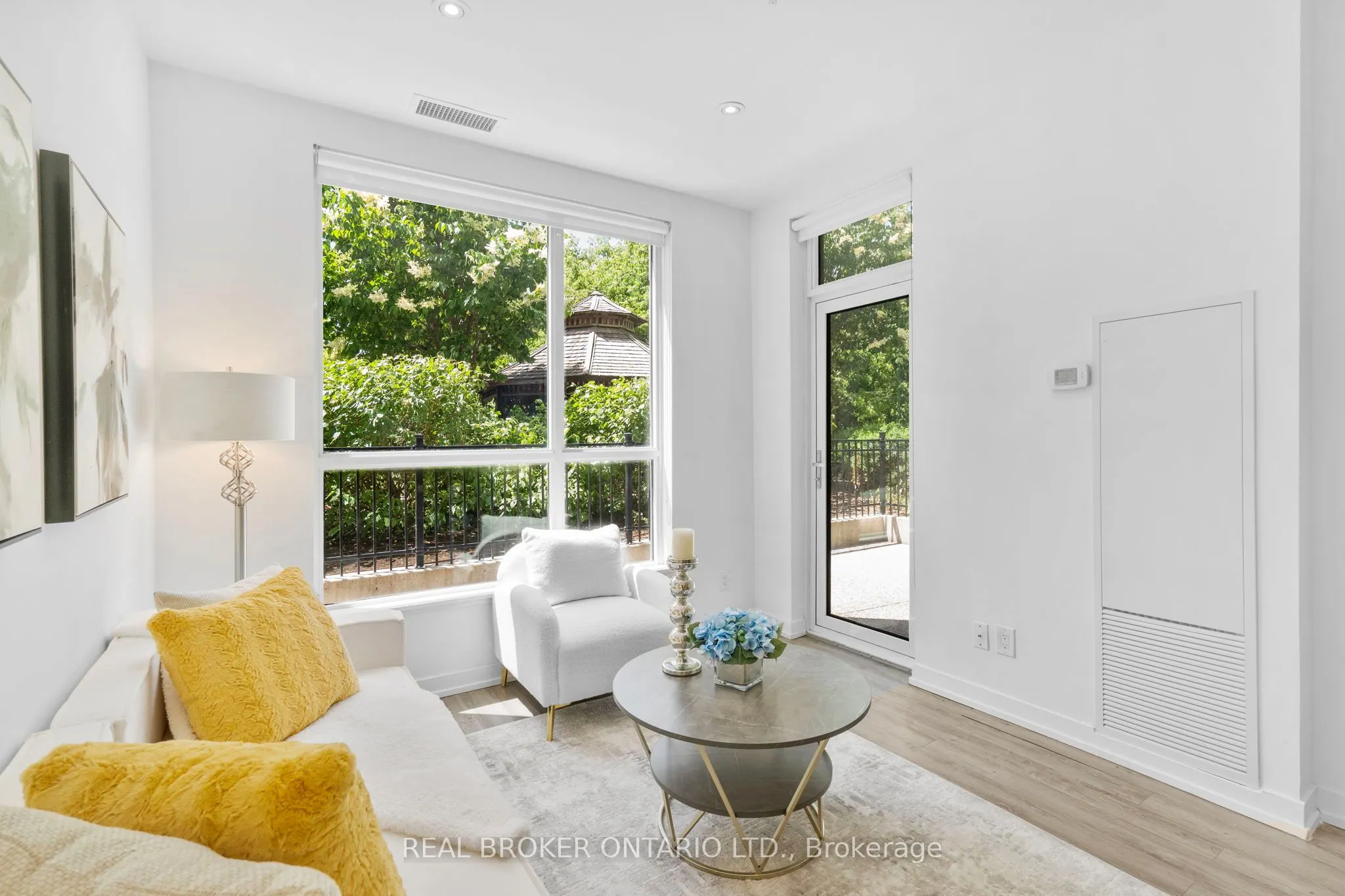 840 Queen's Plate Drive, #103