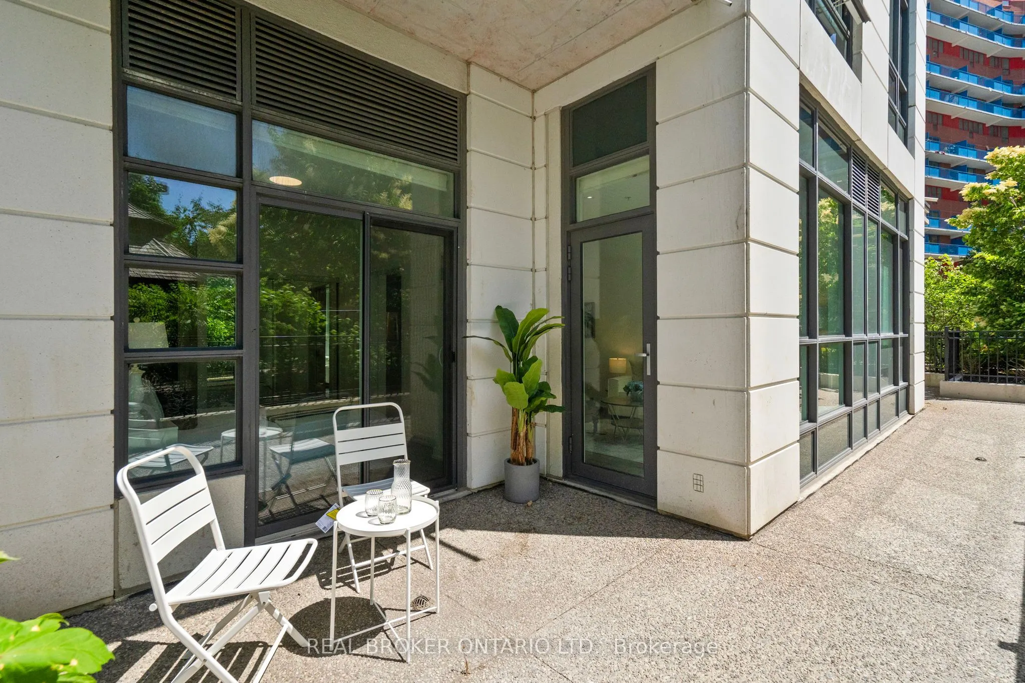 840 Queen's Plate Drive, #103