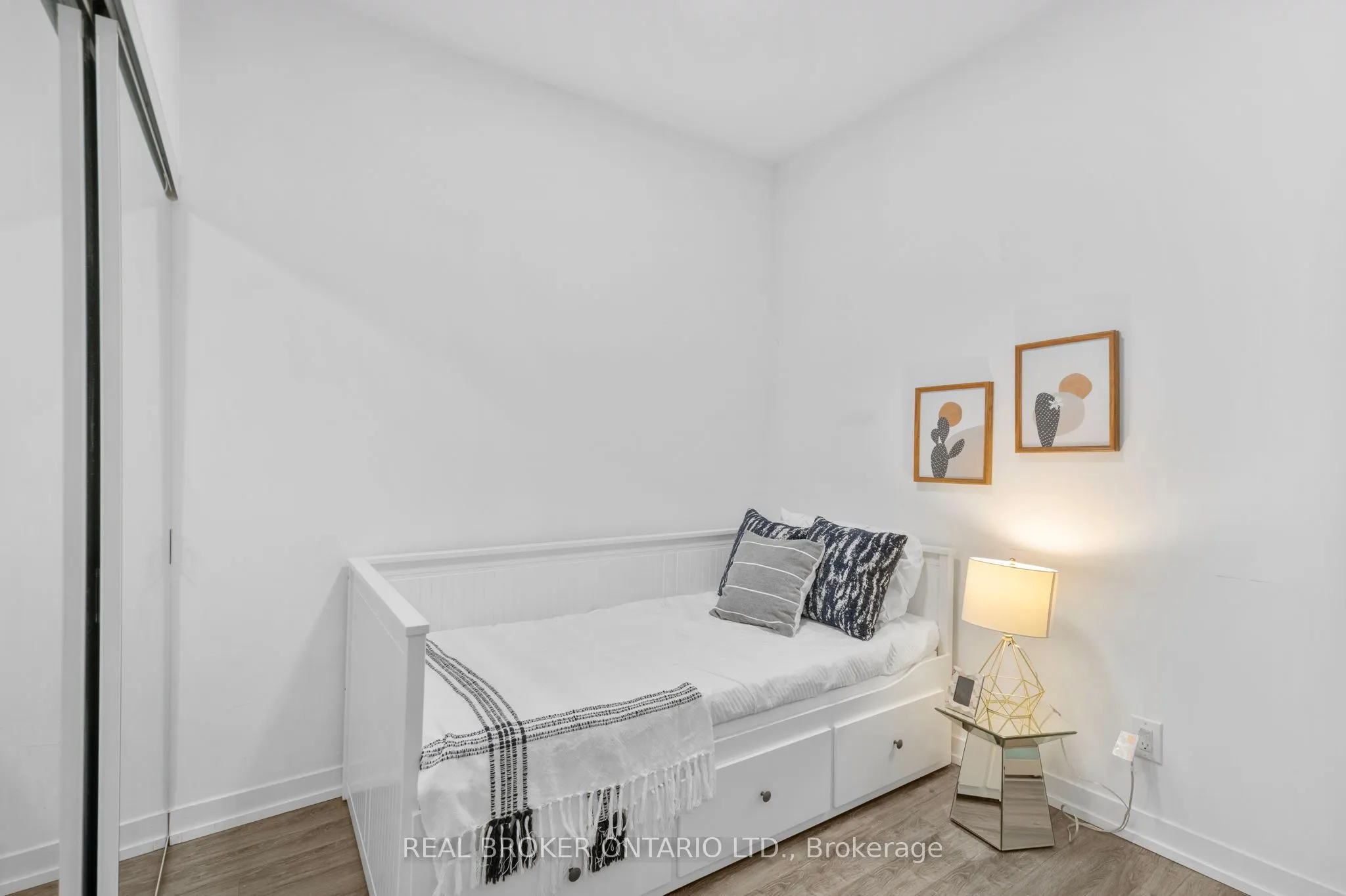 840 Queen's Plate Drive, #103