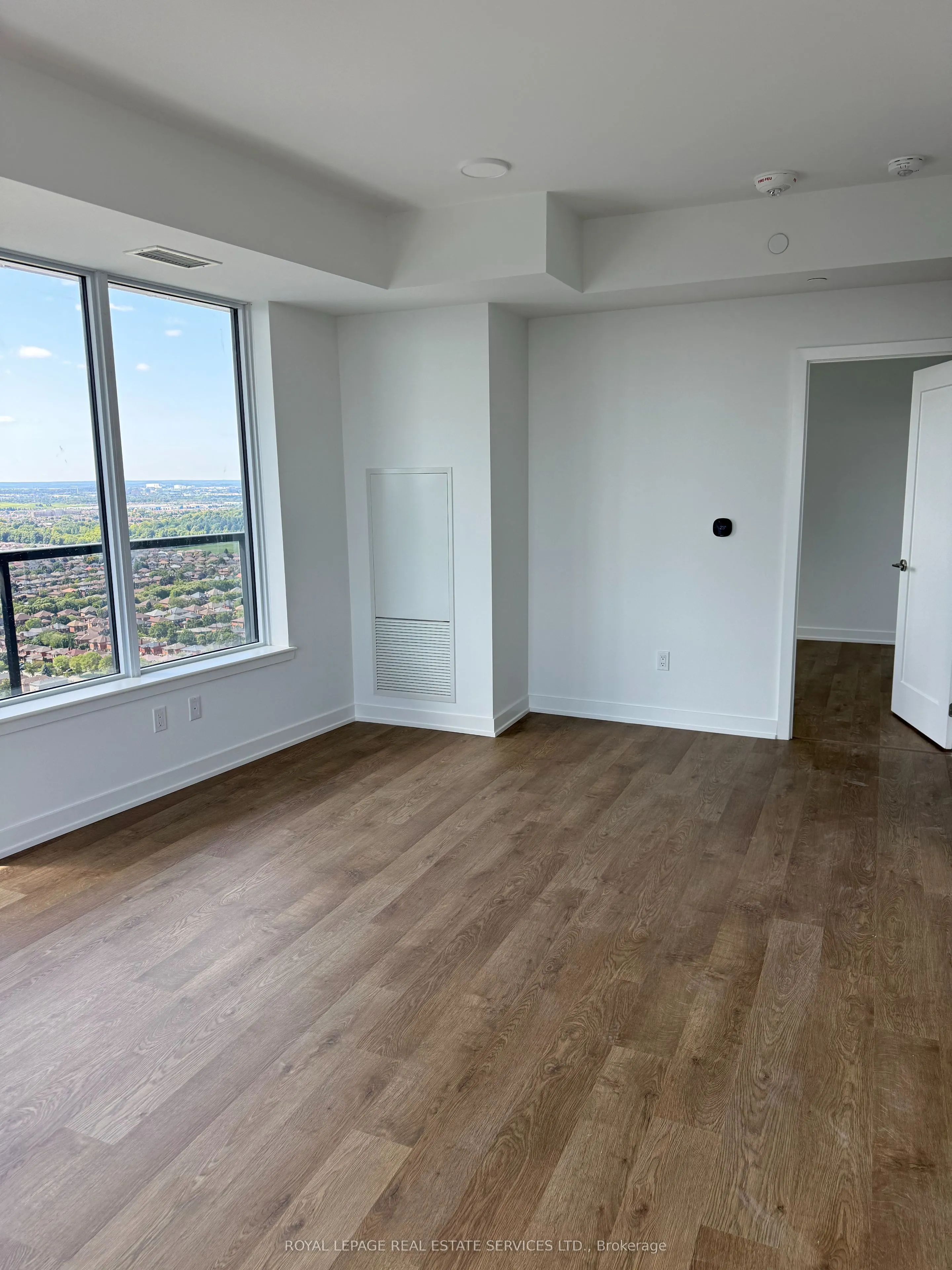 5105 Hurontario Street, #3205