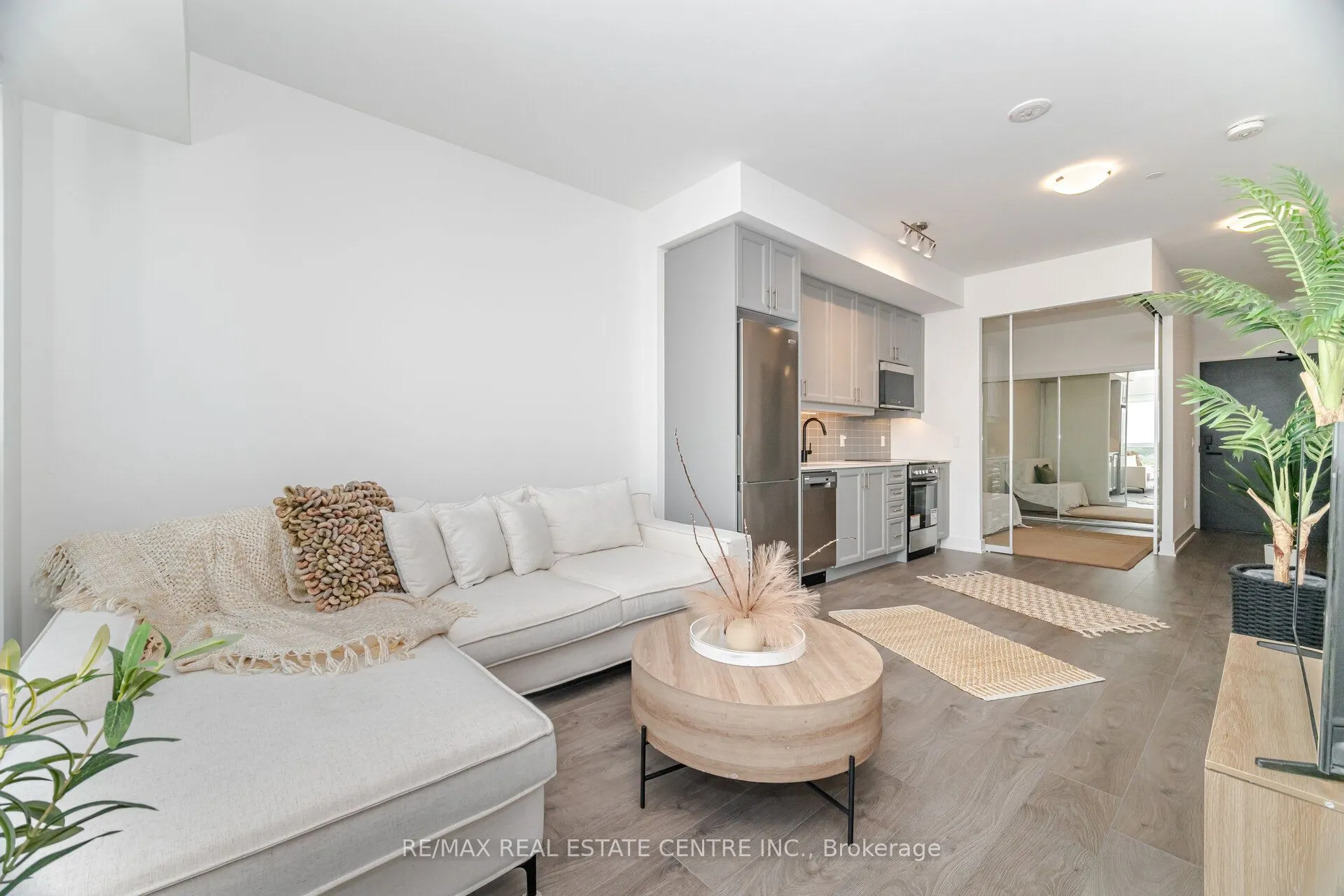 2343 Khalsa Gate, #829