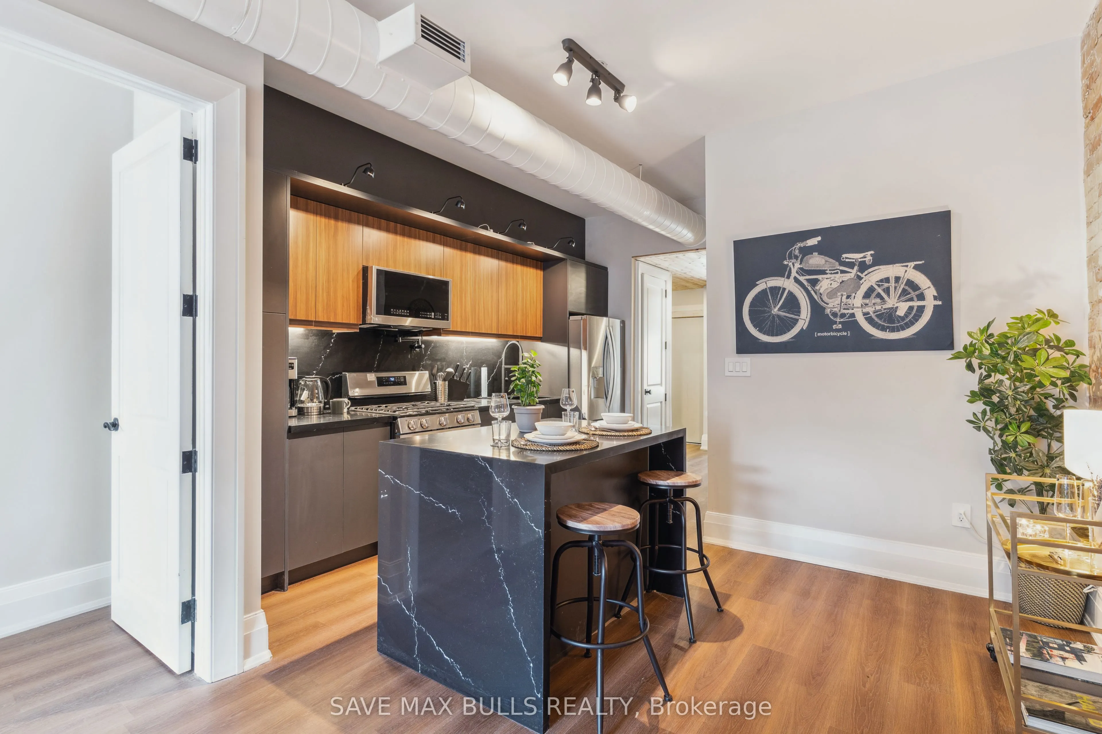 1320 Queen Street W