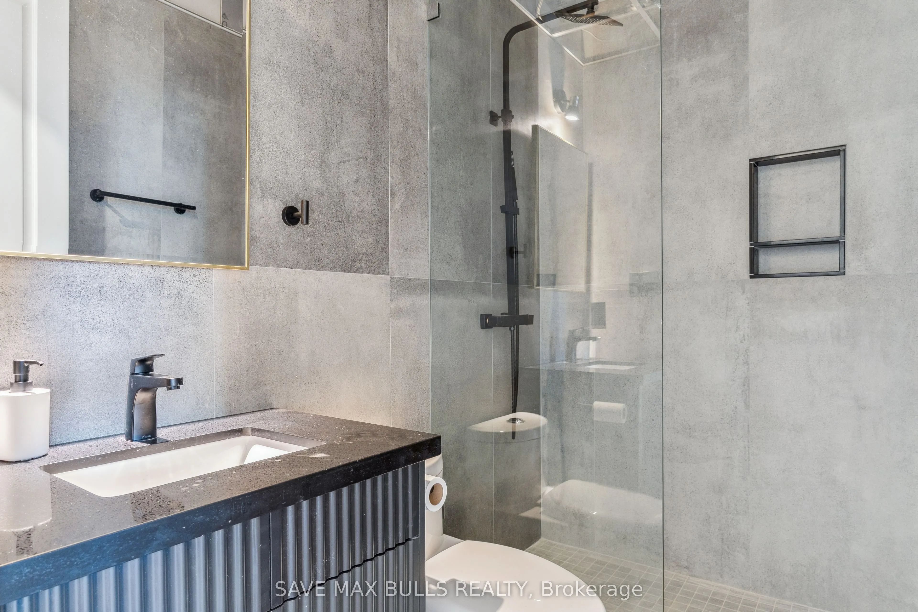 1320 Queen Street W