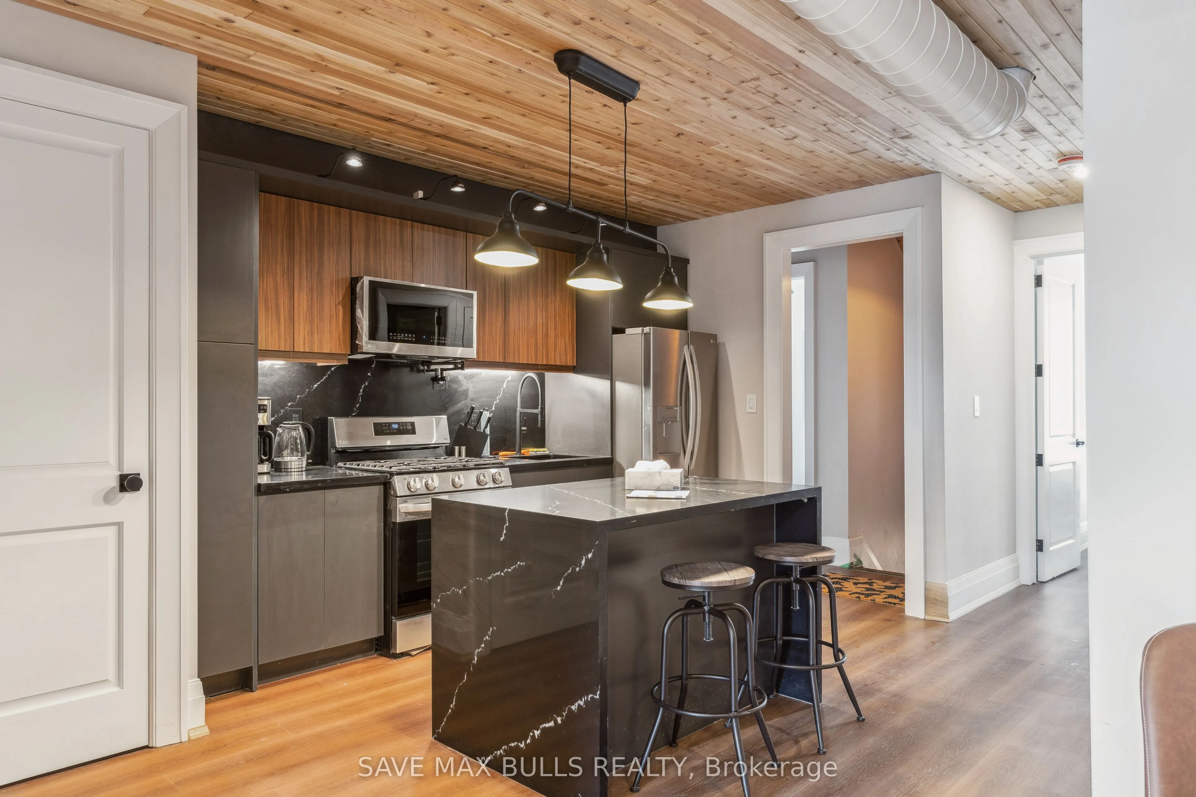 1320 Queen Street W