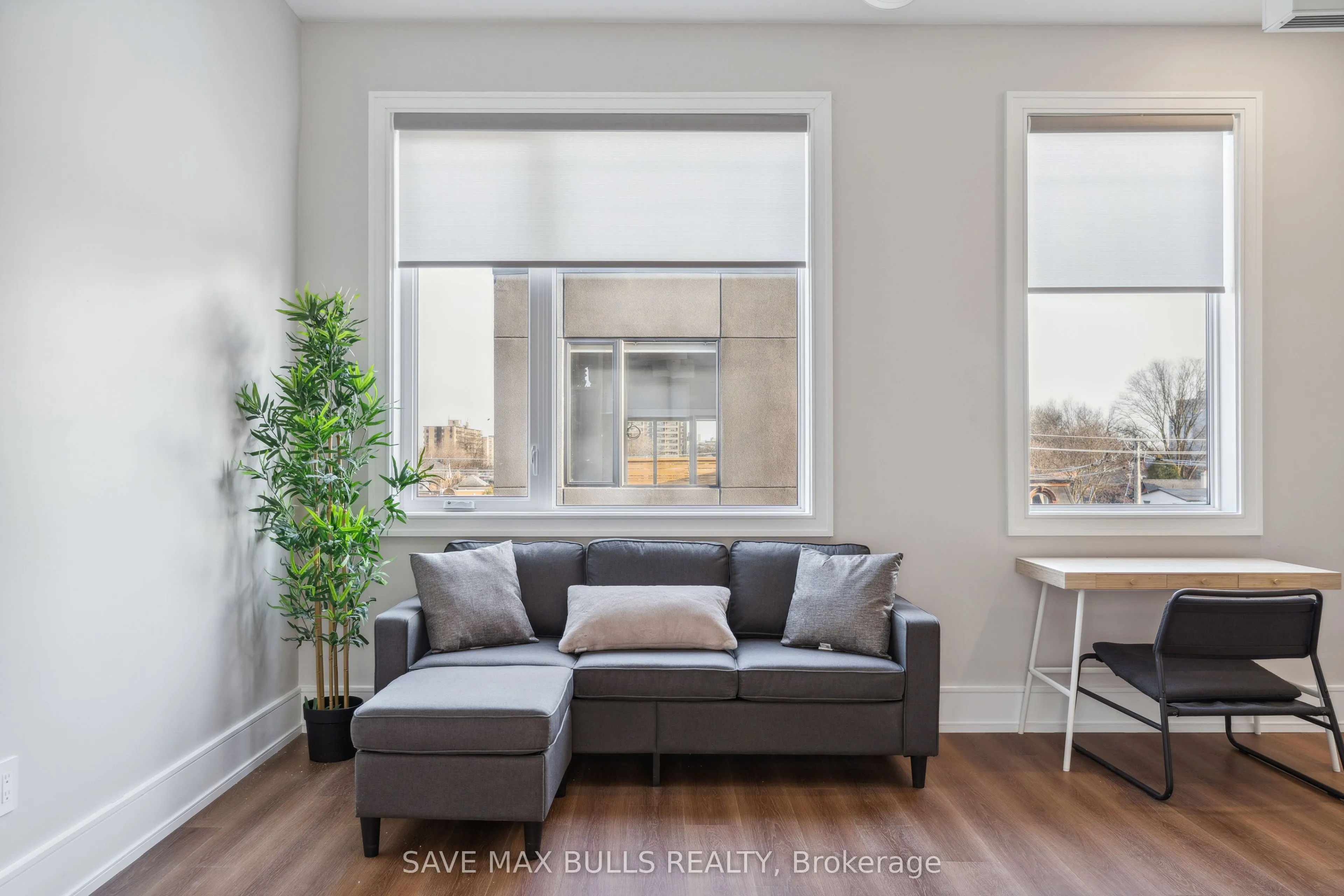 1320 Queen Street W