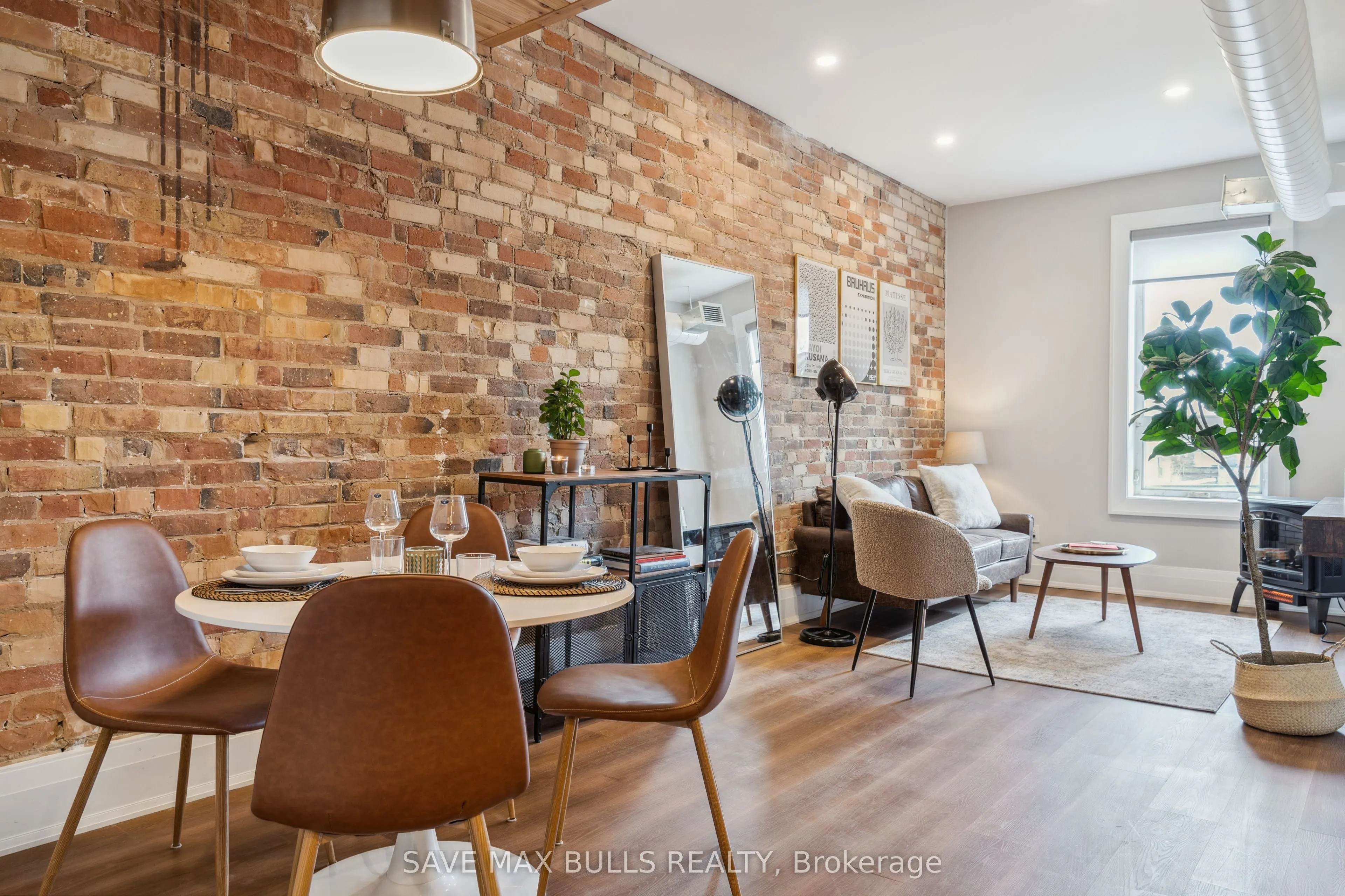 1320 Queen Street W