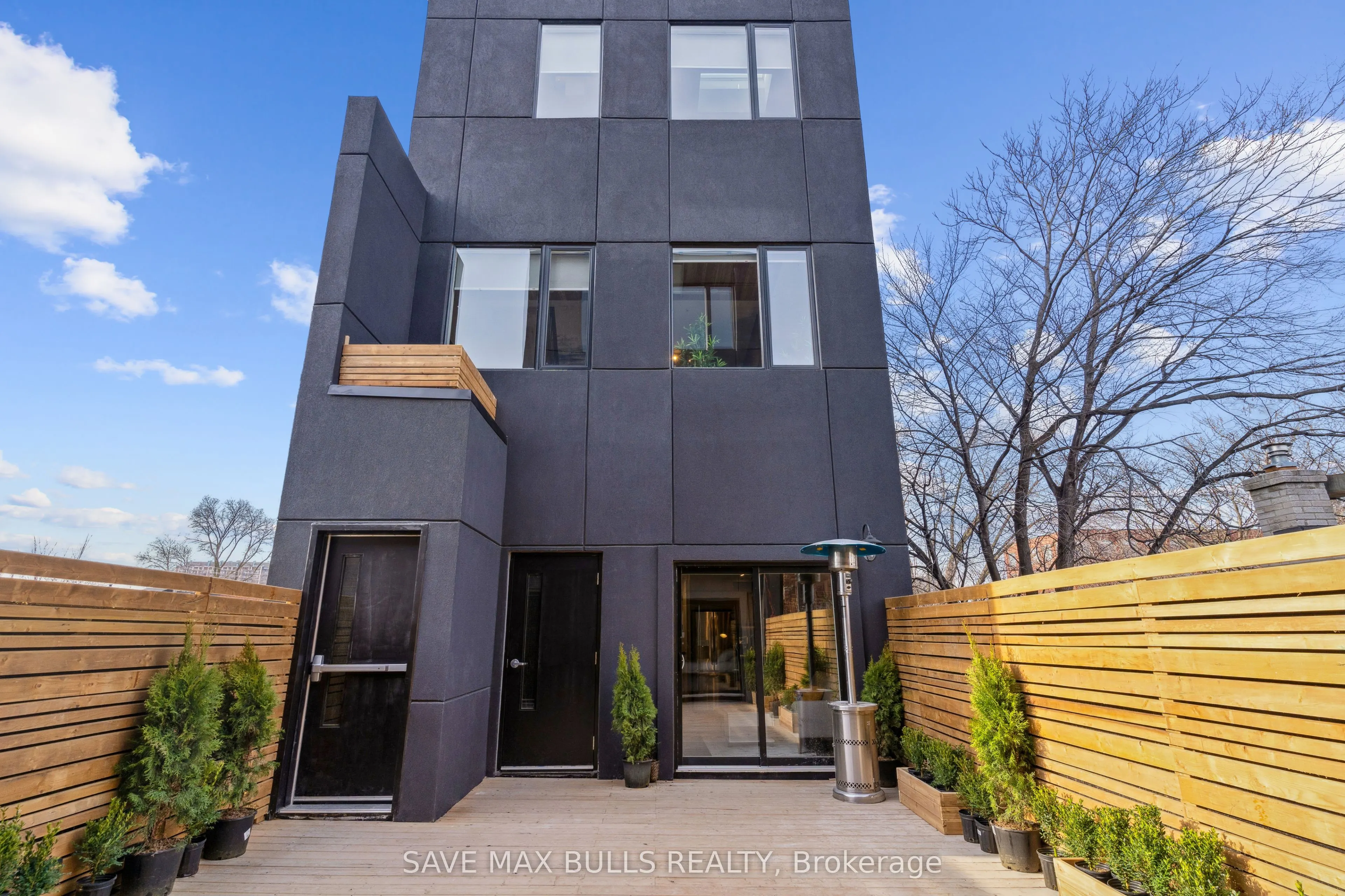 1320 Queen Street W