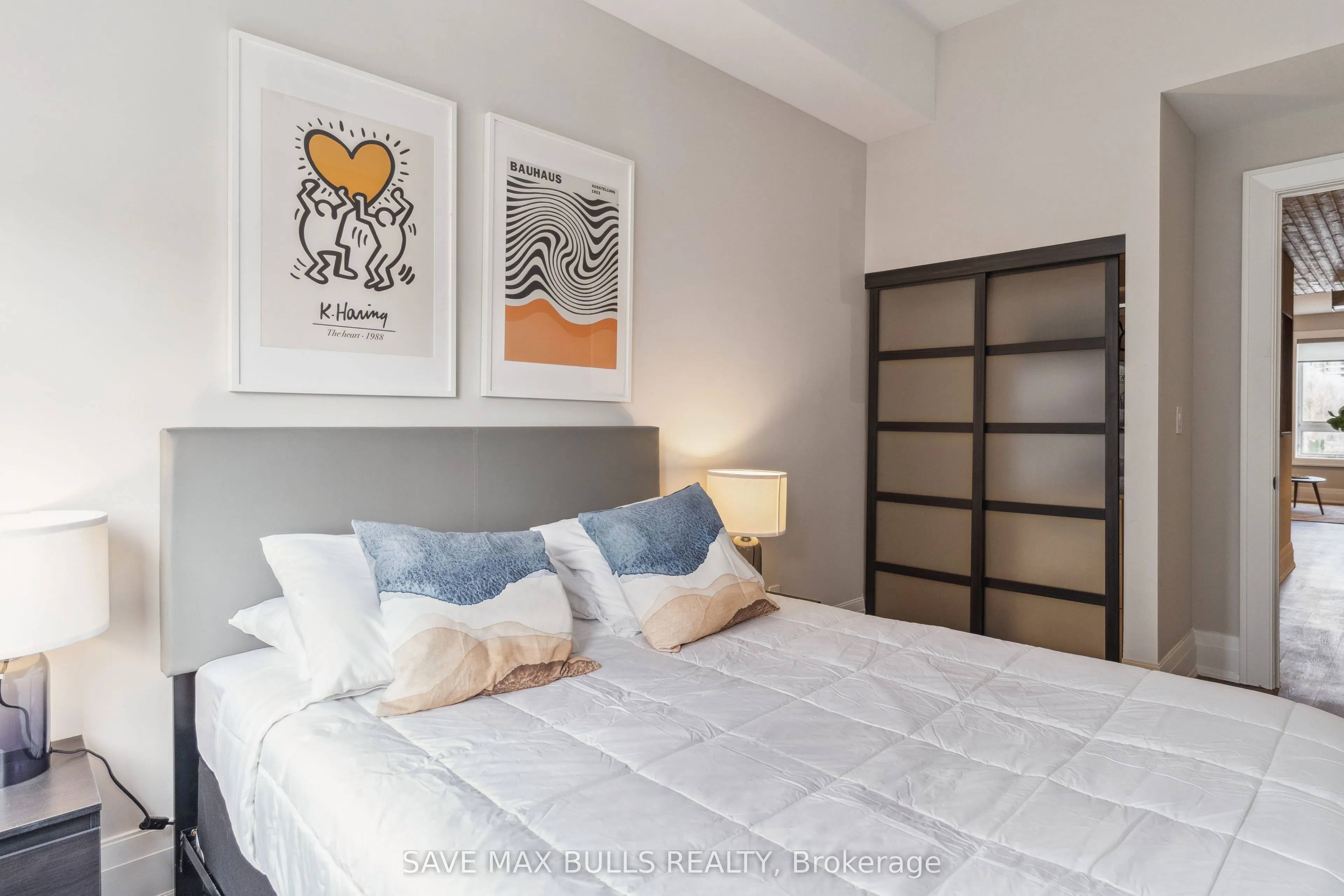 1320 Queen Street W