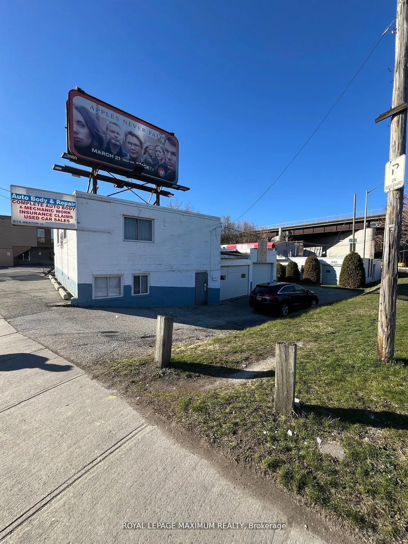 915 Weston Road