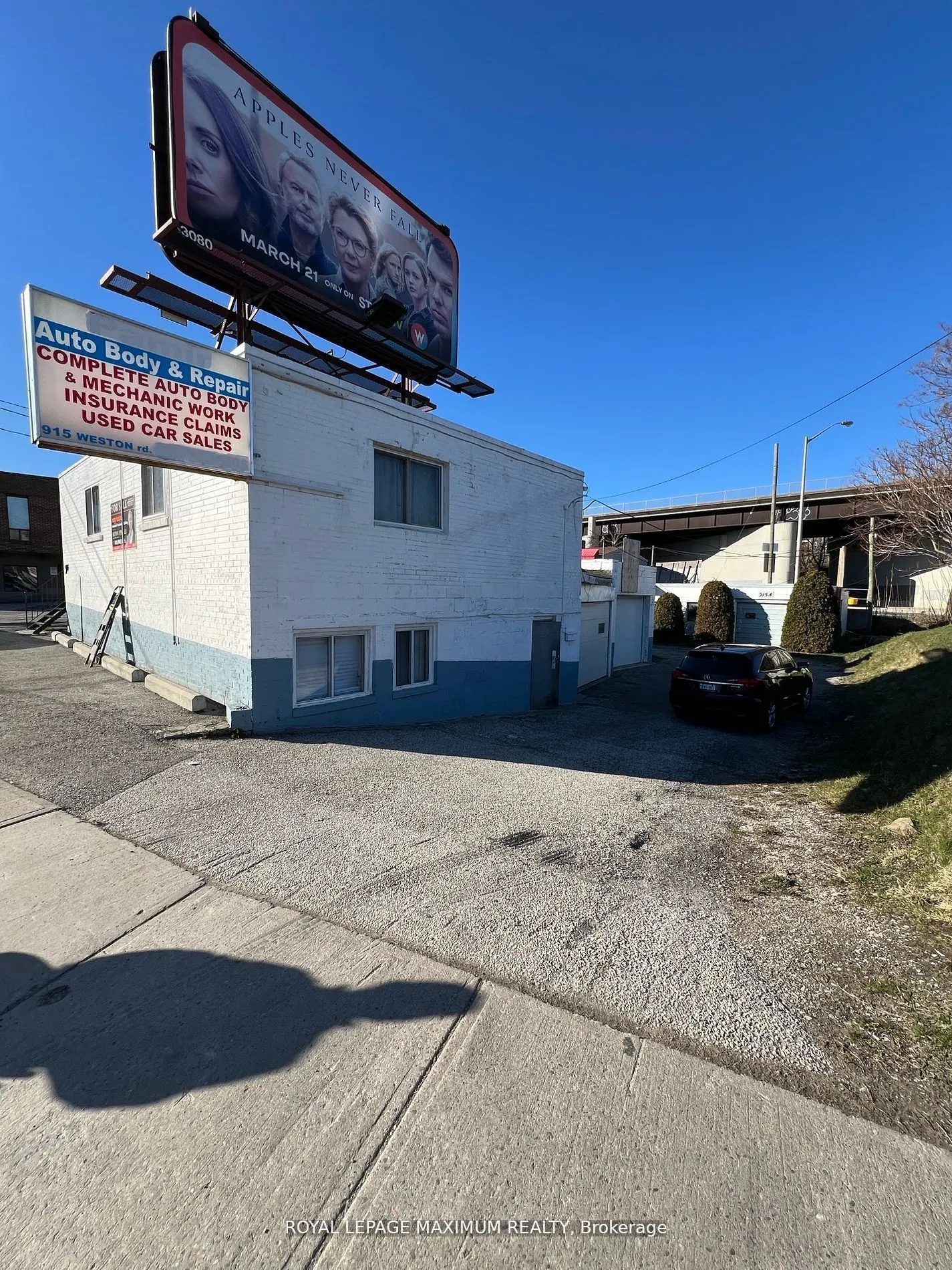 915 Weston Road