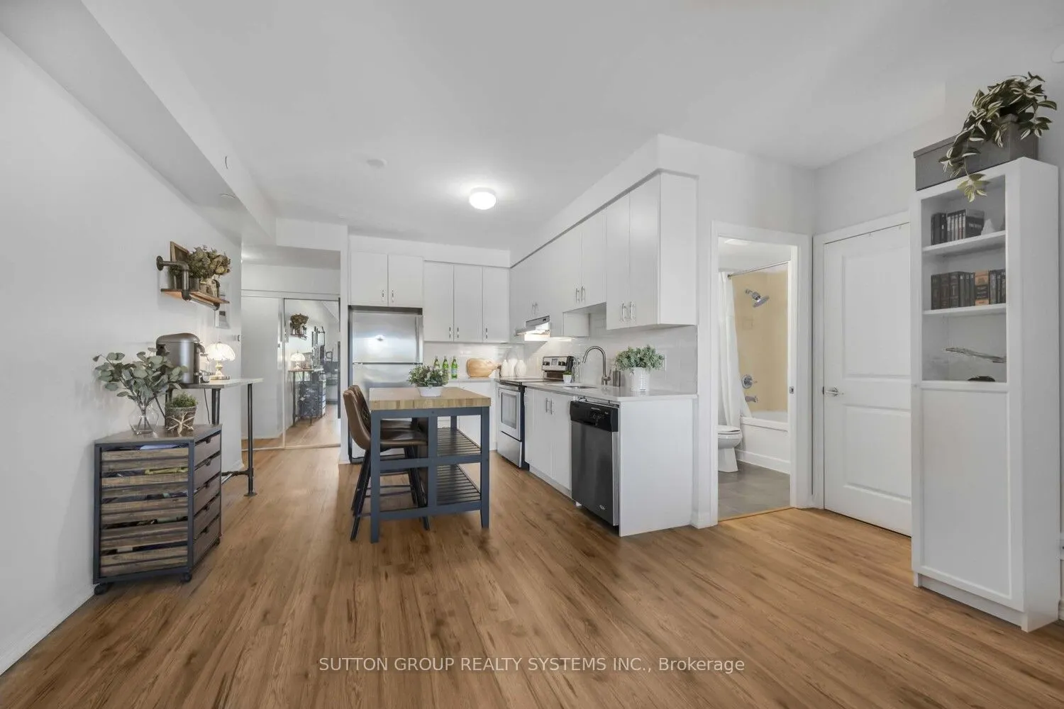 3563 Lake Shore Boulevard W, #212