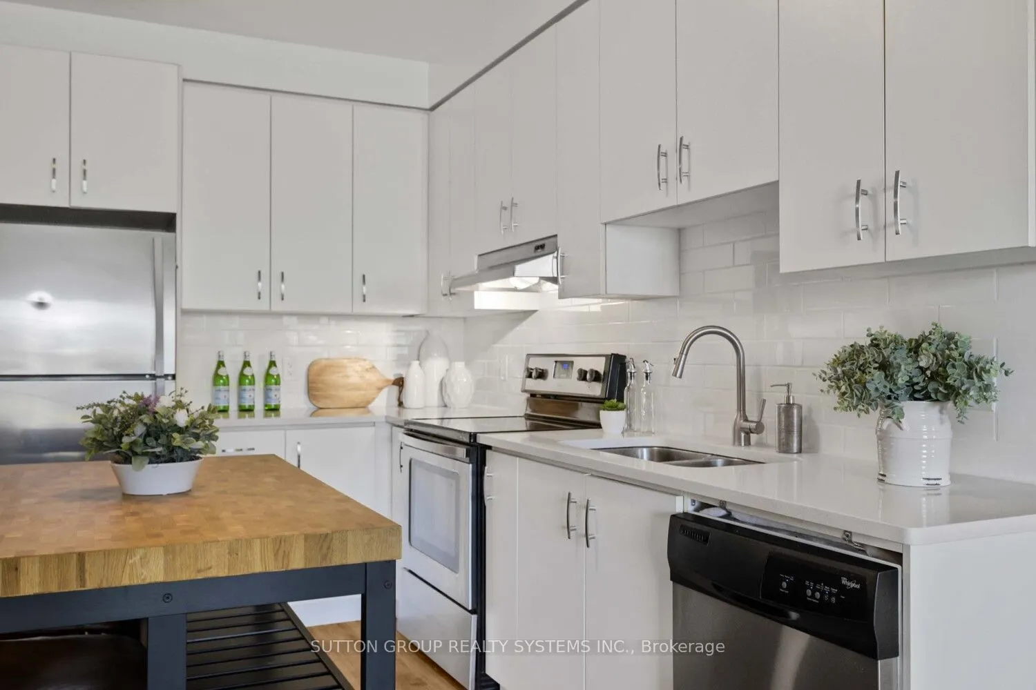 3563 Lake Shore Boulevard W, #212