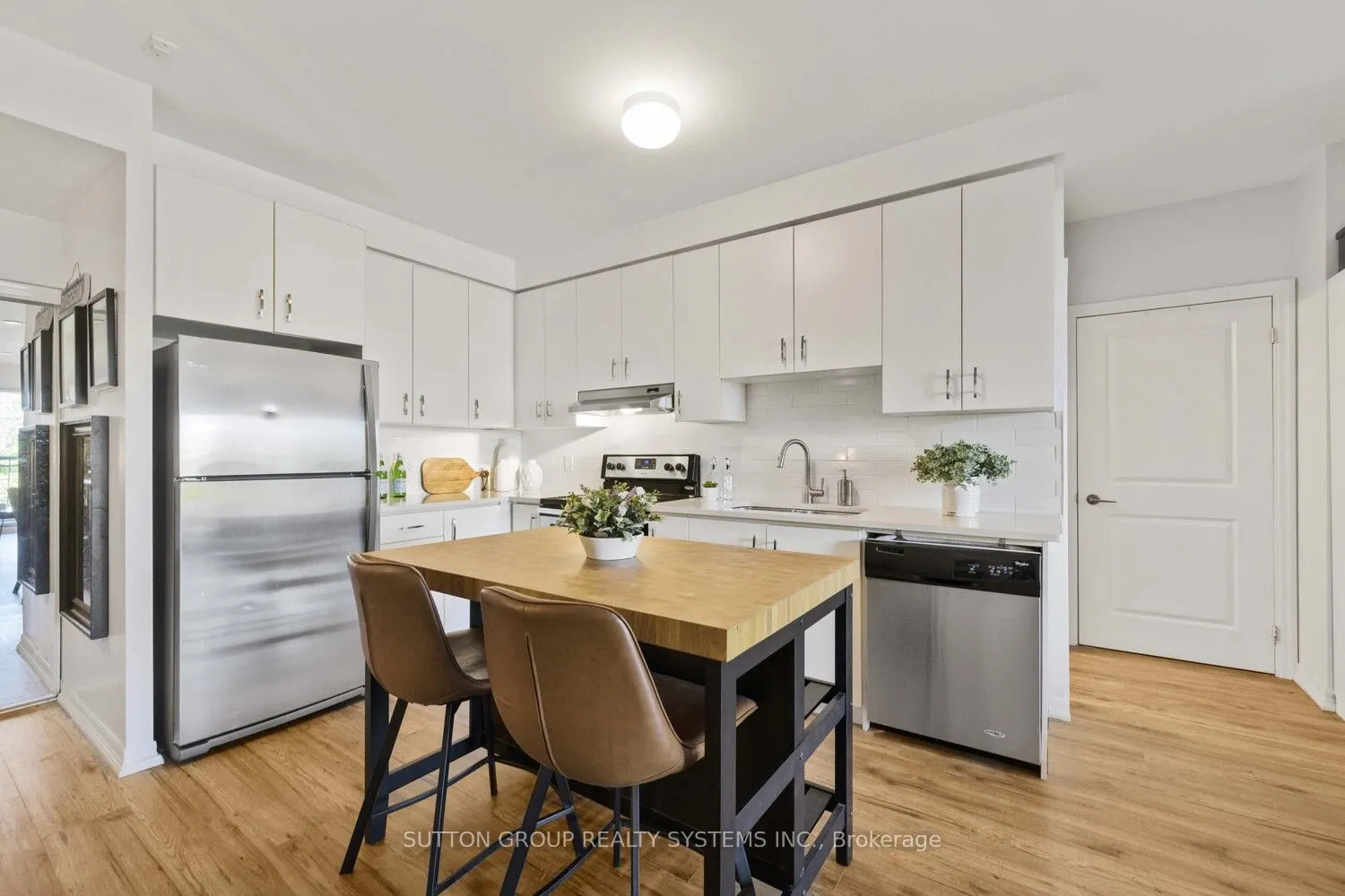 3563 Lake Shore Boulevard W, #212
