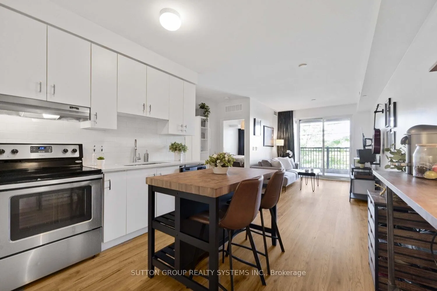 3563 Lake Shore Boulevard W, #212