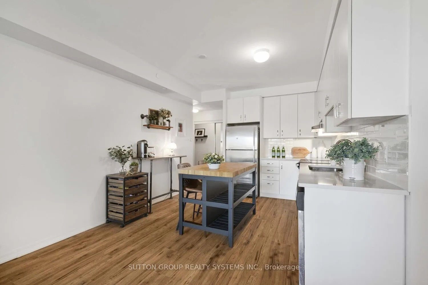 3563 Lake Shore Boulevard W, #212