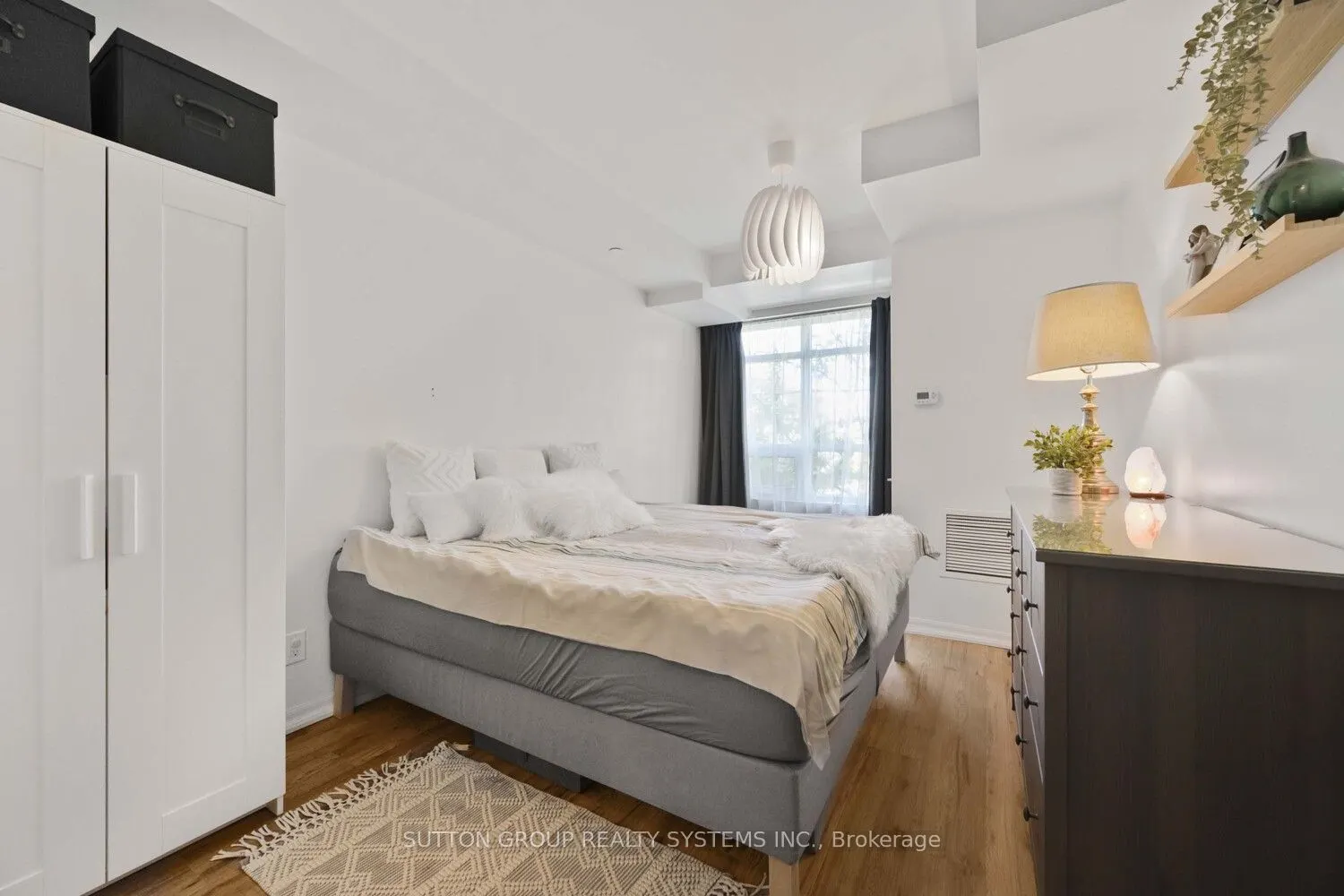 3563 Lake Shore Boulevard W, #212