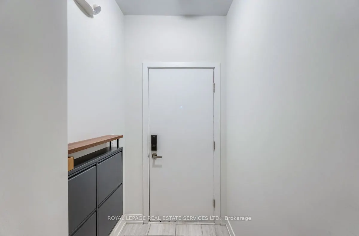 3538 Colonial Drive, #16