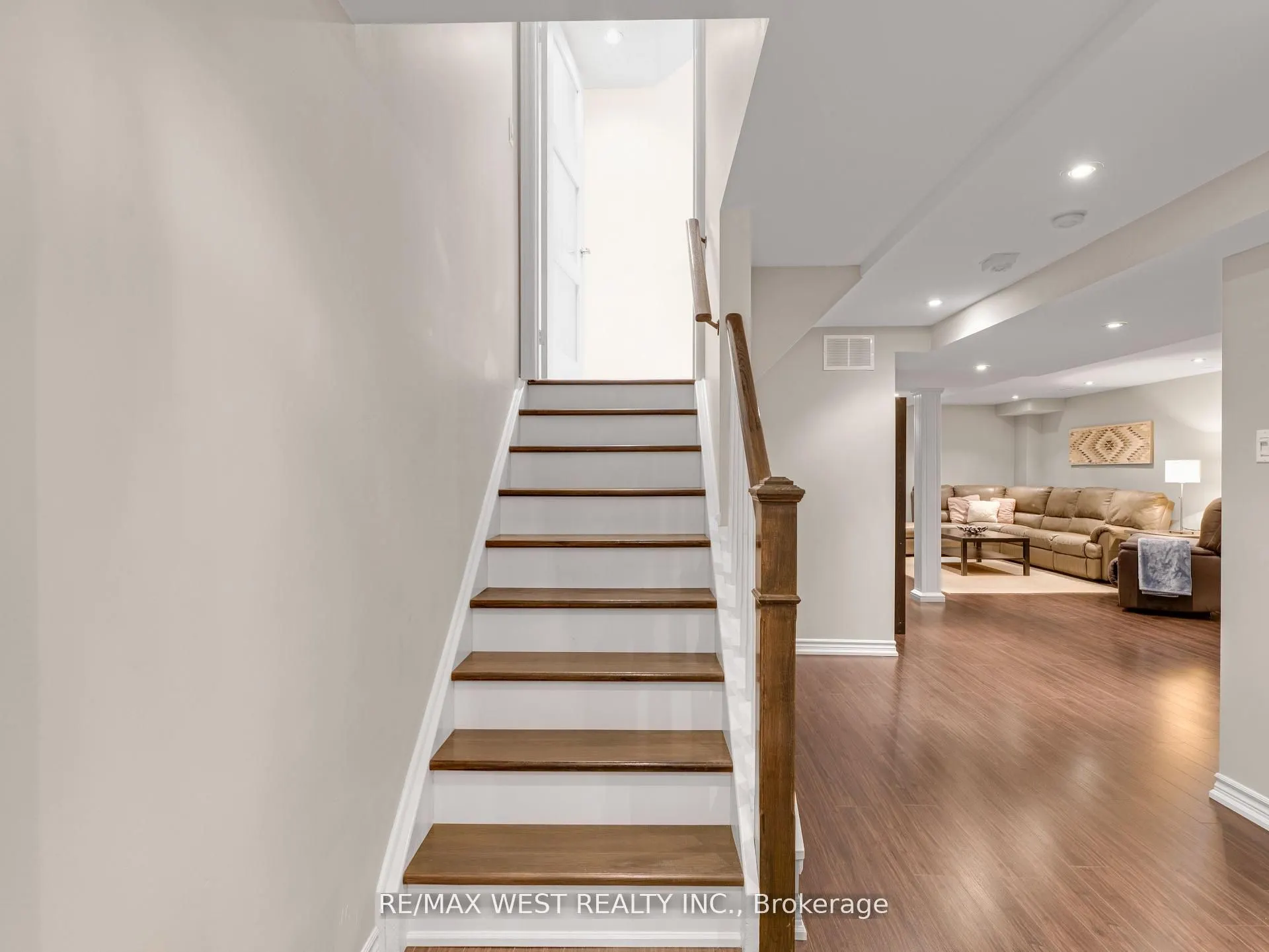 26 Shady Glen Crescent
